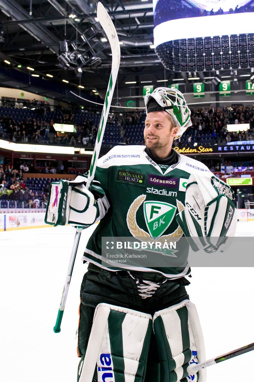 Färjestads målvakt Lars Haugen jublar