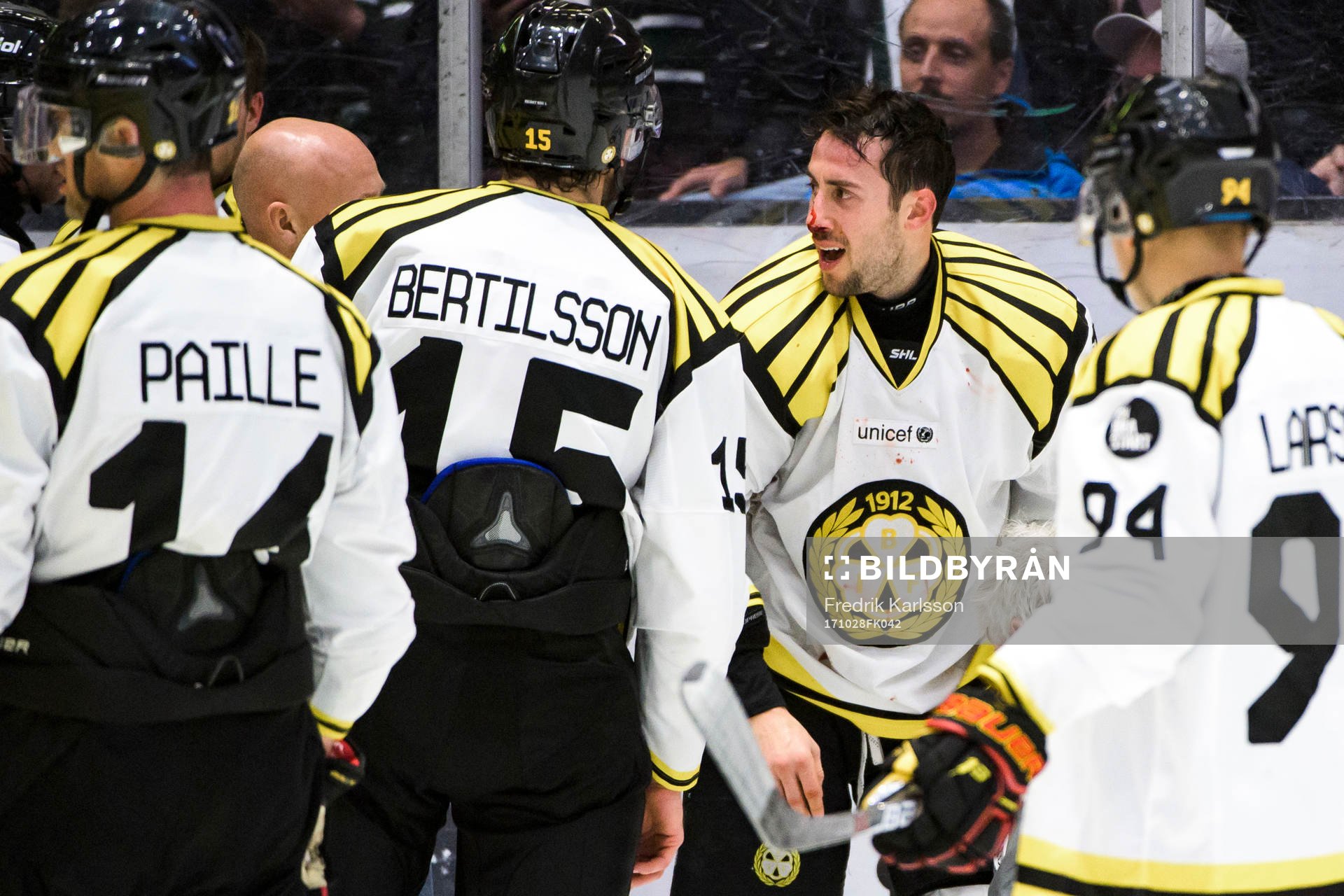 Brynäs Aaron Palushaj blöder från näsan