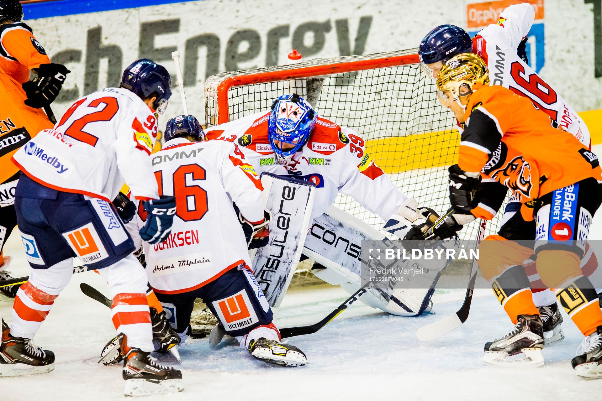 Nick Dineen, Patrick Stig Hylland Ulriksen, goaltender Nils