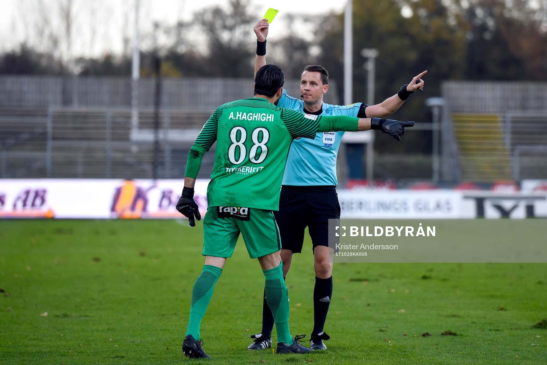 AFC Eskilstunas Målvakt Alireza Haghighi är vansinnig på