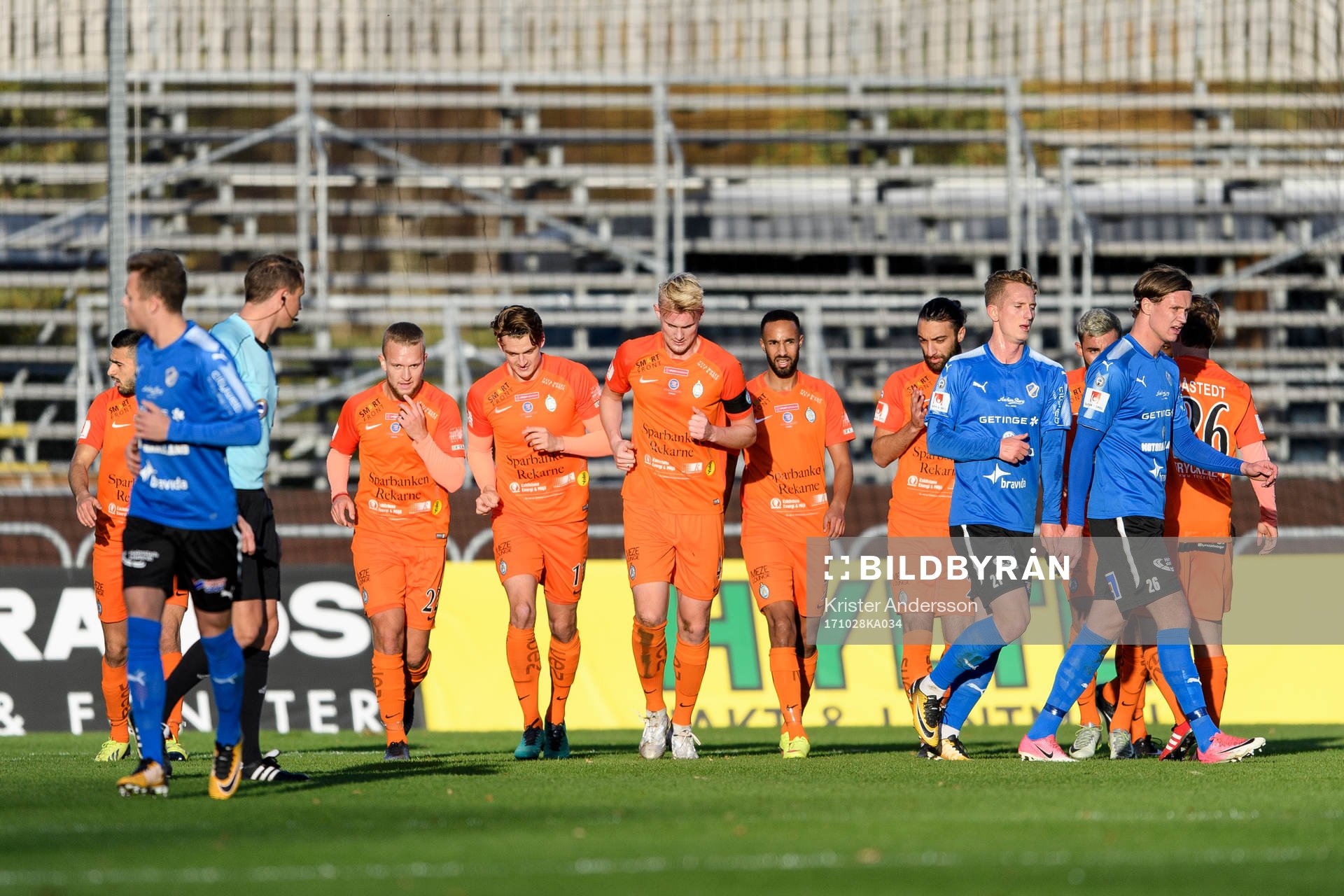 AFC Eskilstunas spelafe jublar