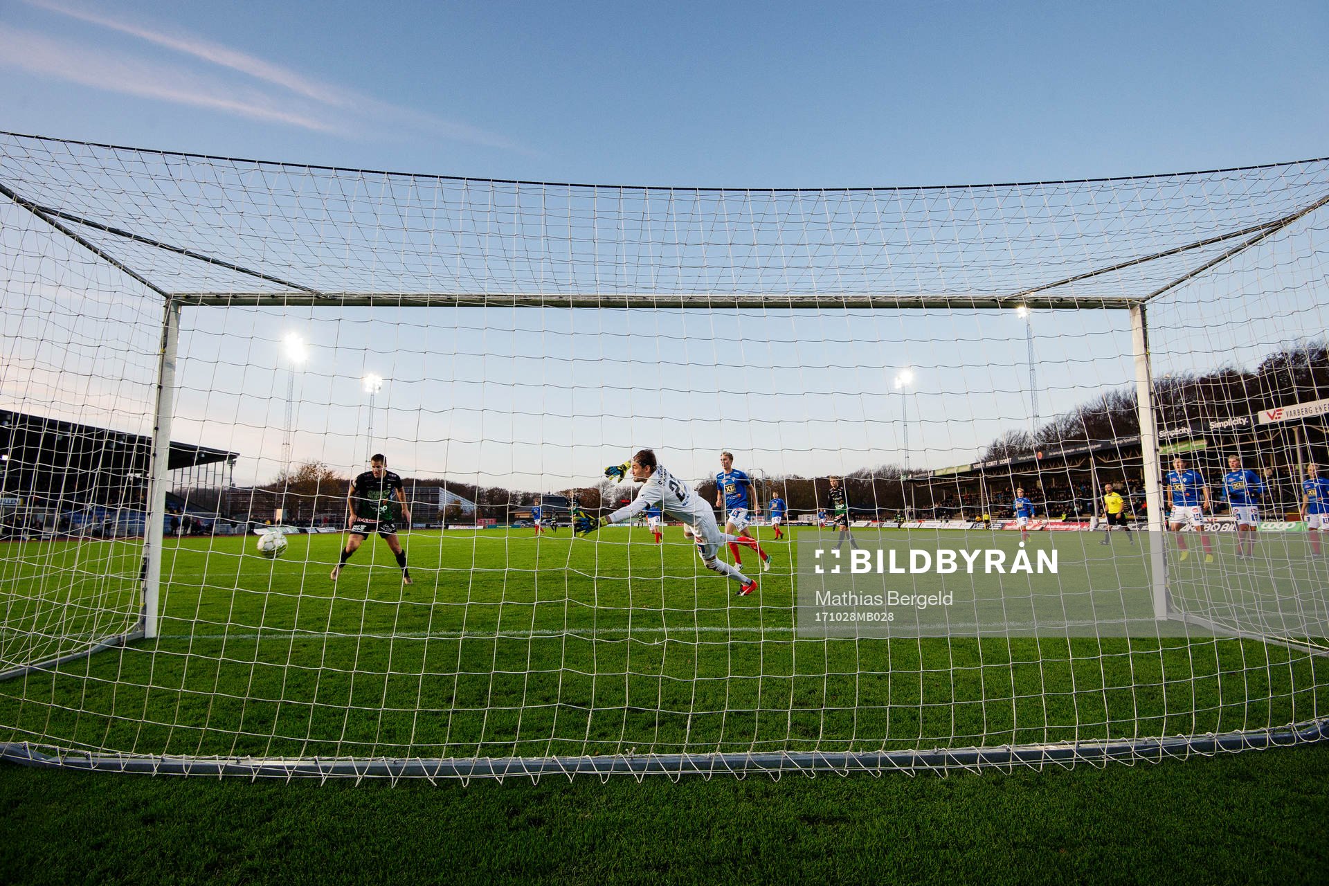 Varbergs Gabriel Altemark-Vanneryr gör 2-0-målet bakom