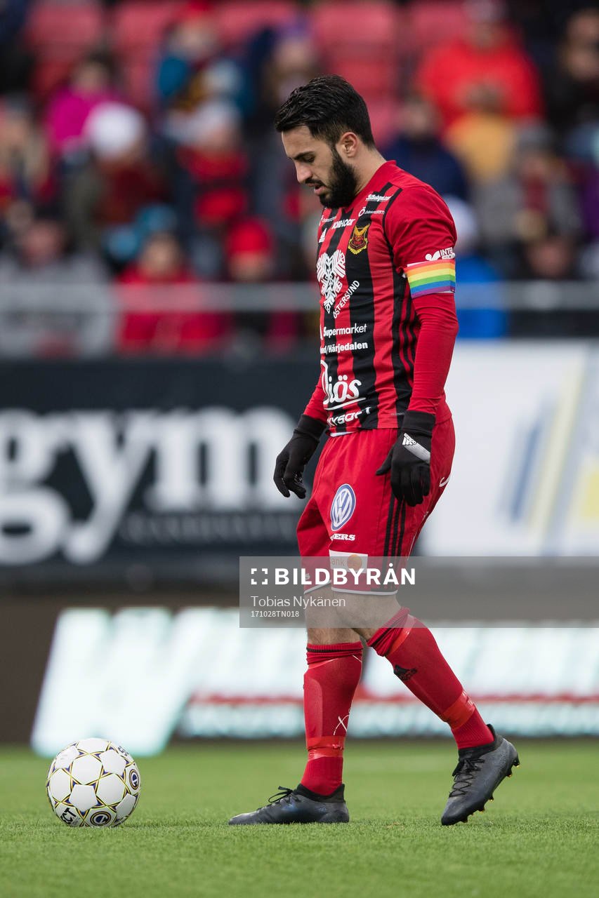 Östersunds Brwa Nouri förbereder sig för att skjuta en