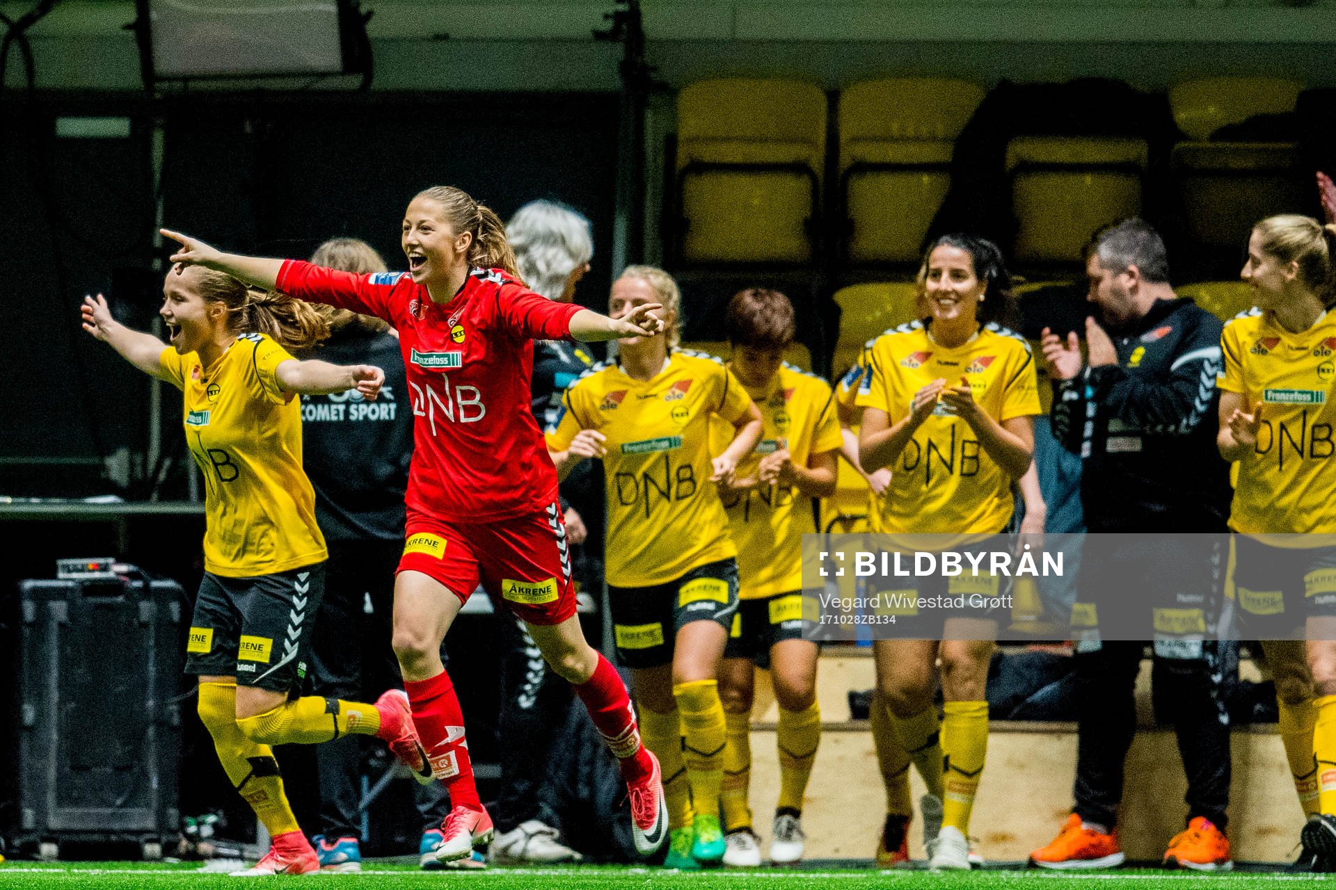 Guro Reiten and goalkeeper Cecilie Fiskerstrand of LSK