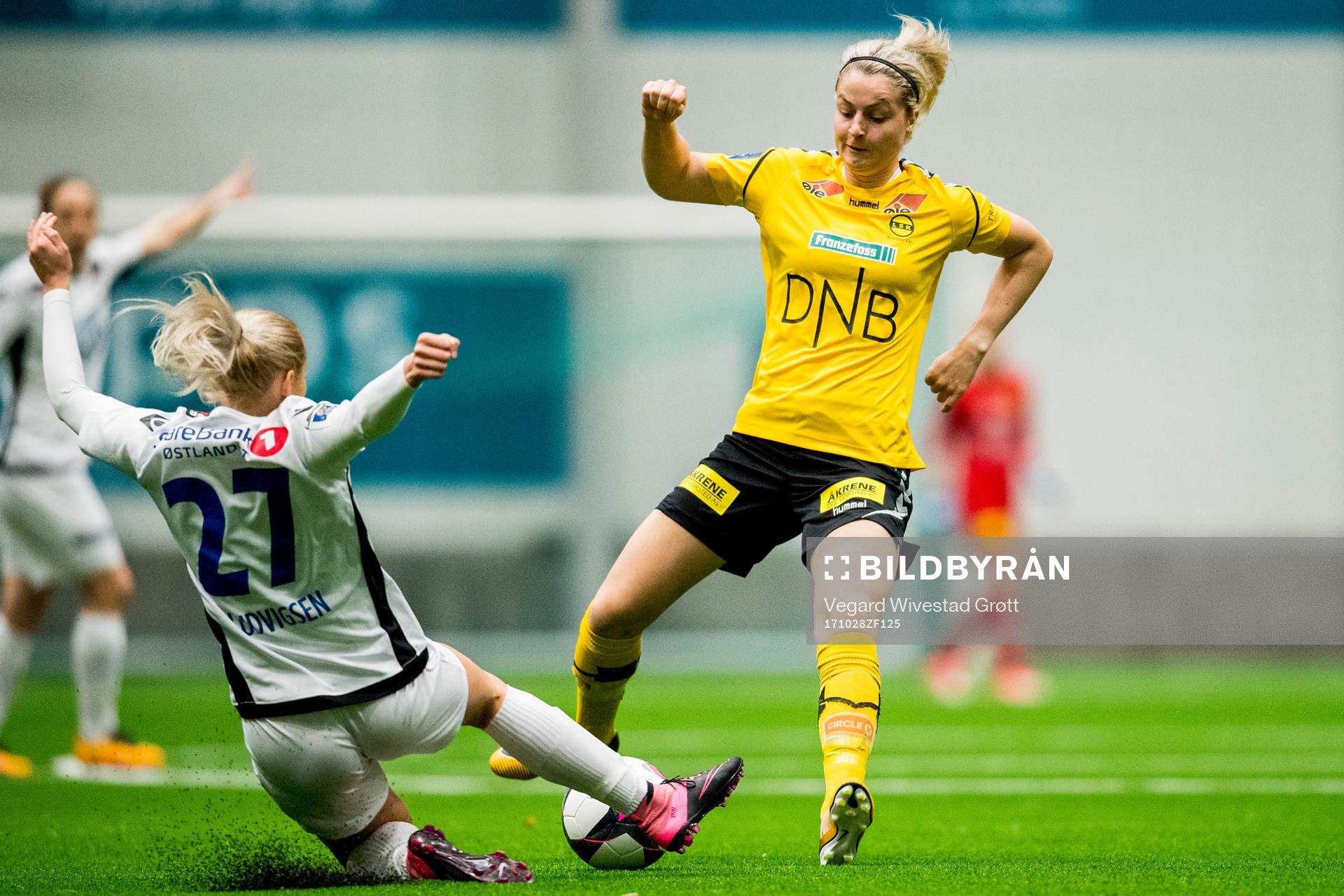 Victoria Ludvigsen of Stabæk and Ingrid Marie Spord of LSK