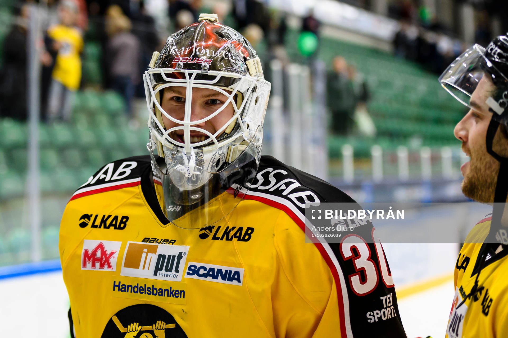 Luleås målvakt Filip Gustavsson jublar när han lämnar