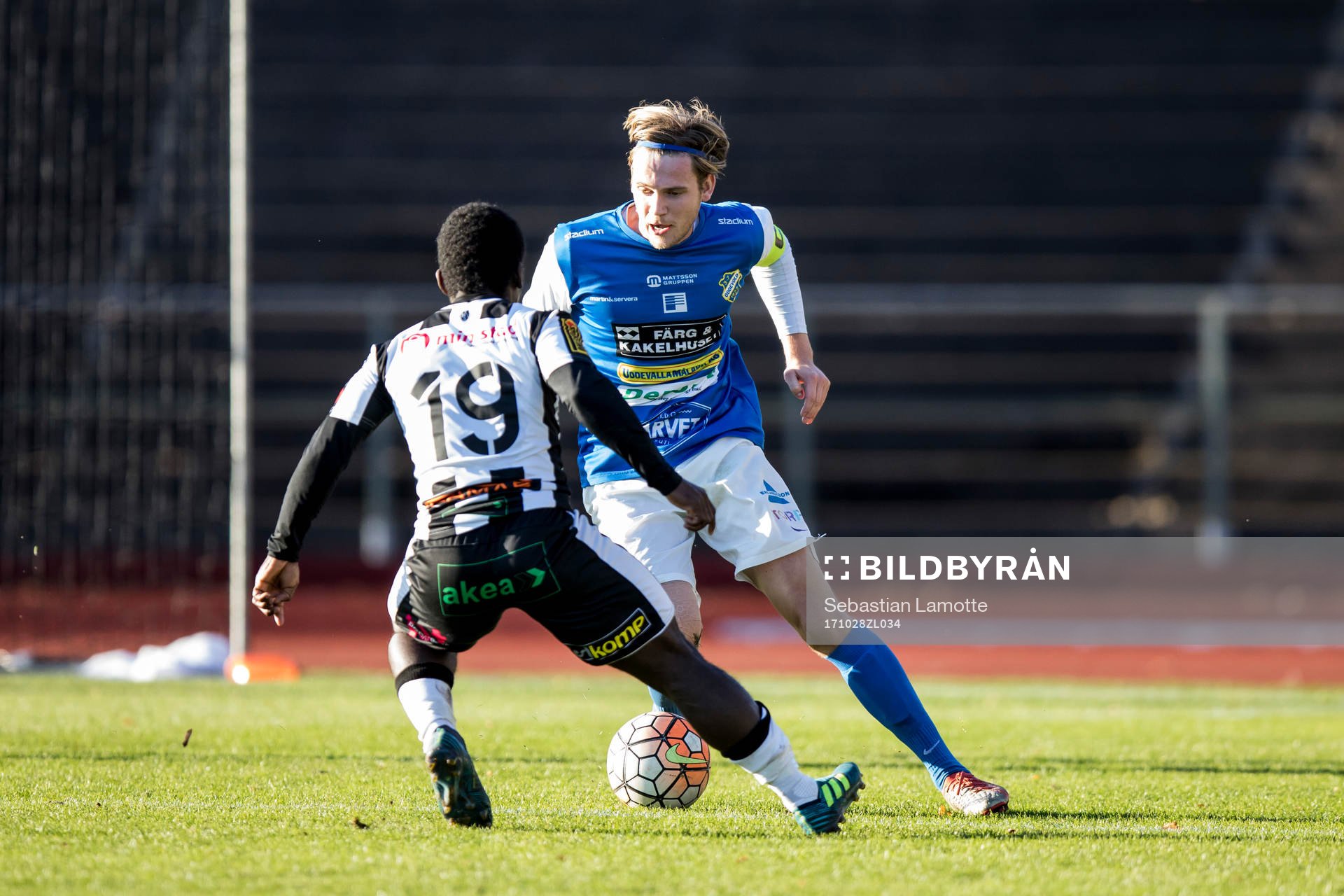 Oddevolds Arnar Bragi Bergsson och Landskronas Thierry Zahui