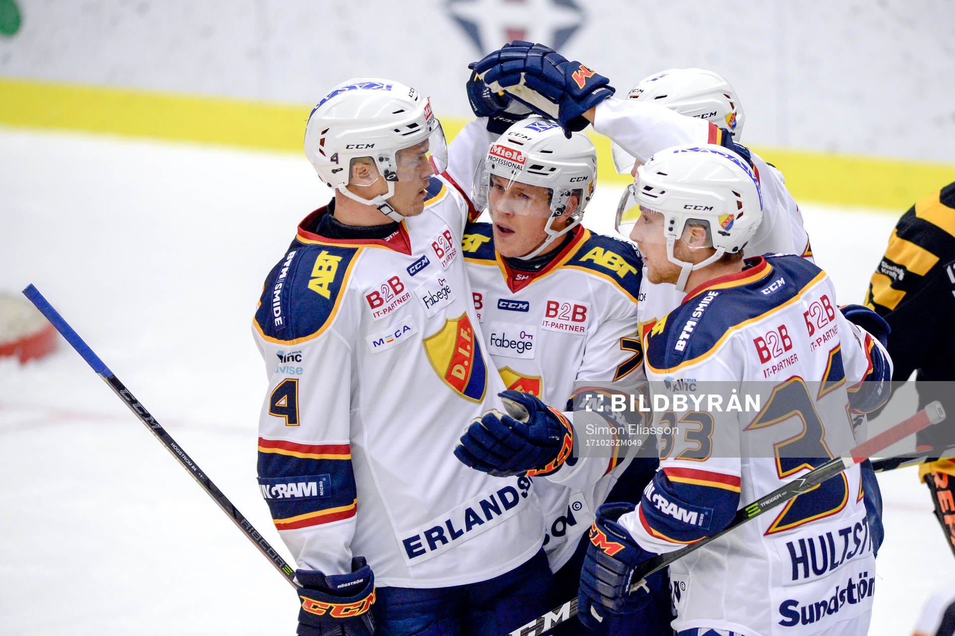 Djurgårdens Rene Bourque jublar med lagkamrater