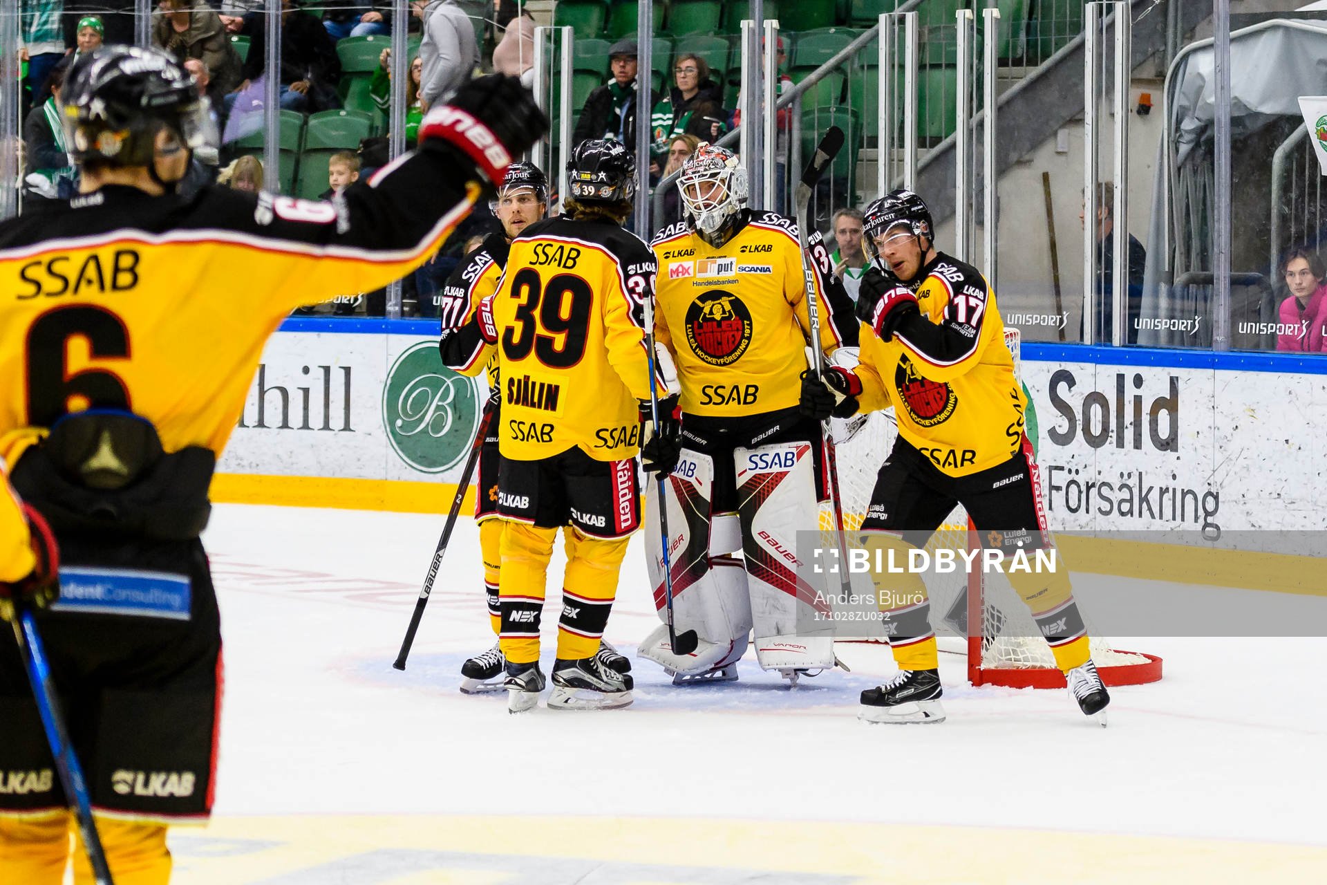 Luleås Pontus Själin och Andreas Falk jublar med Luleås