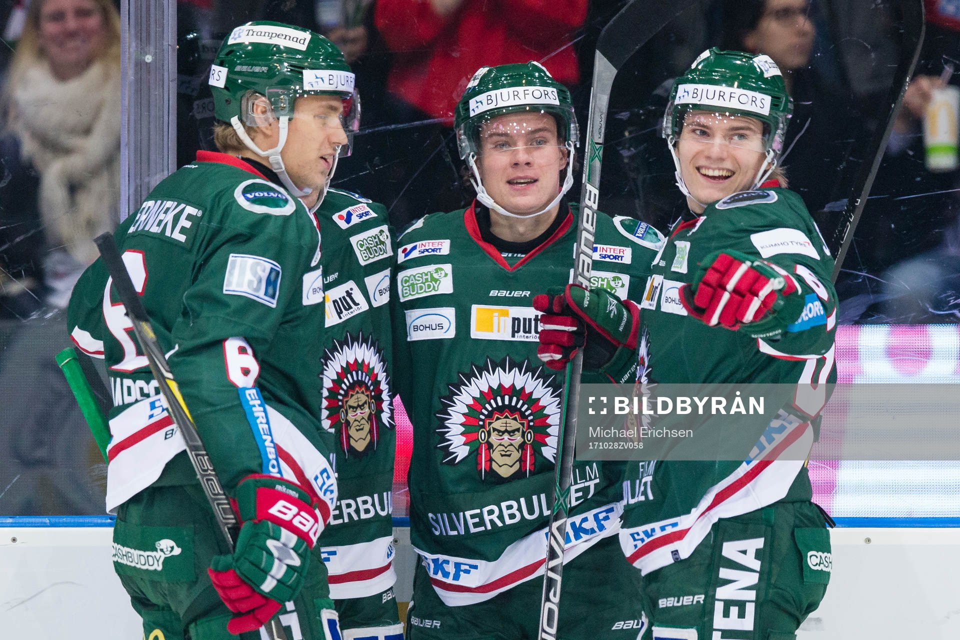 Frölundas Victor Olofsson jublar och omfamnas