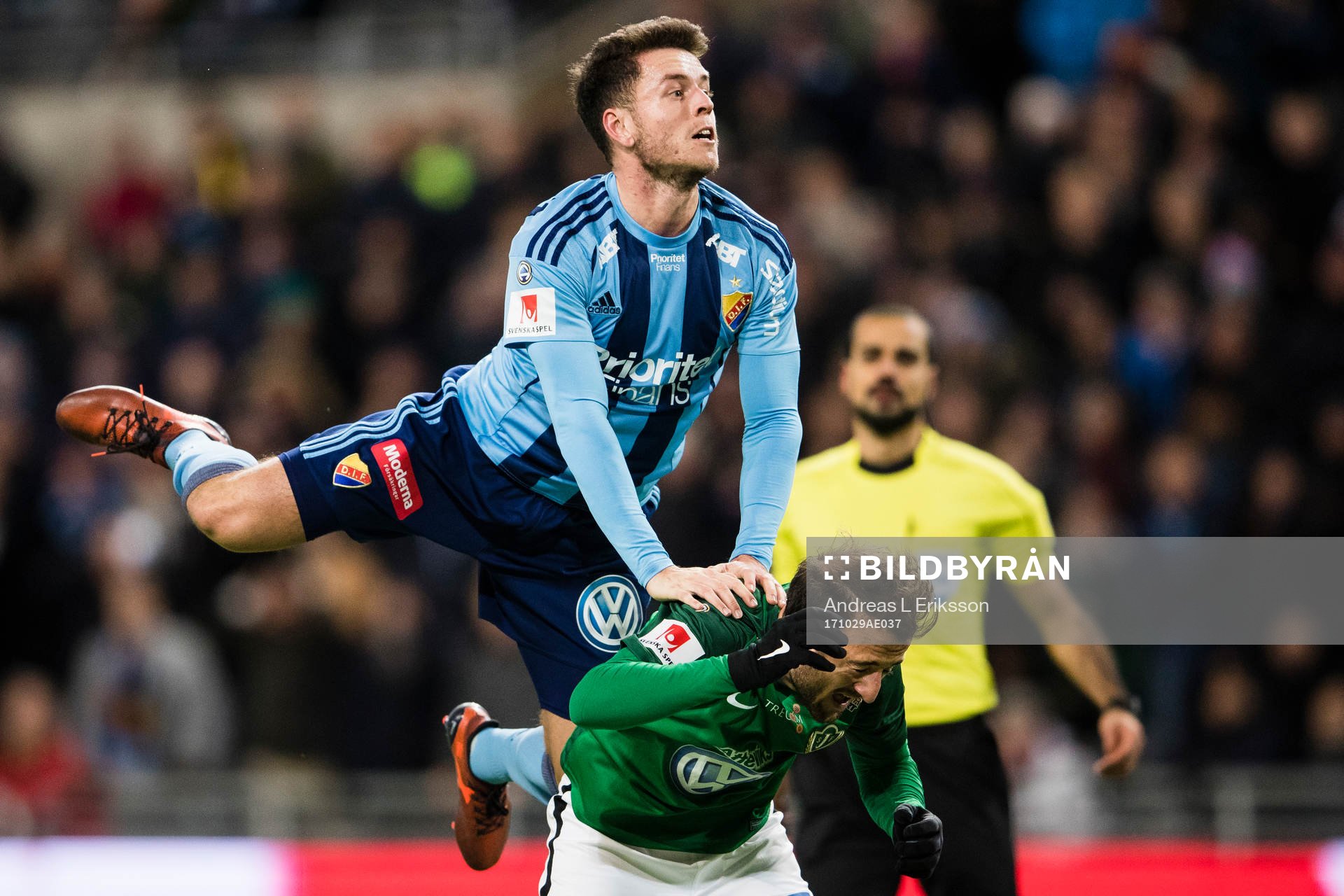 Djurgårdens Kerim Mrabti och Jönköpings Robert Gojani