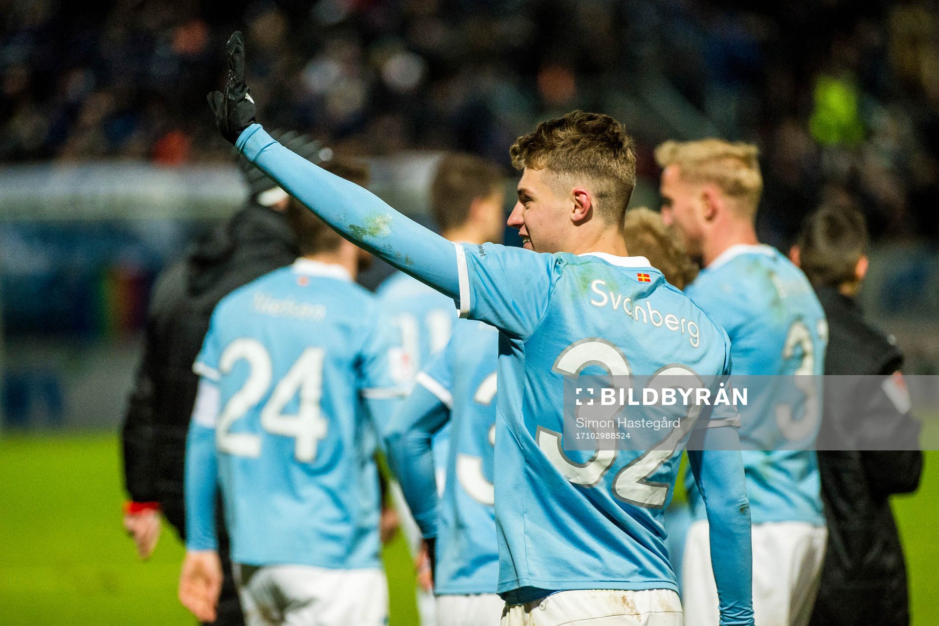 Malmö FFs Mattias Svanberg tackar publiken