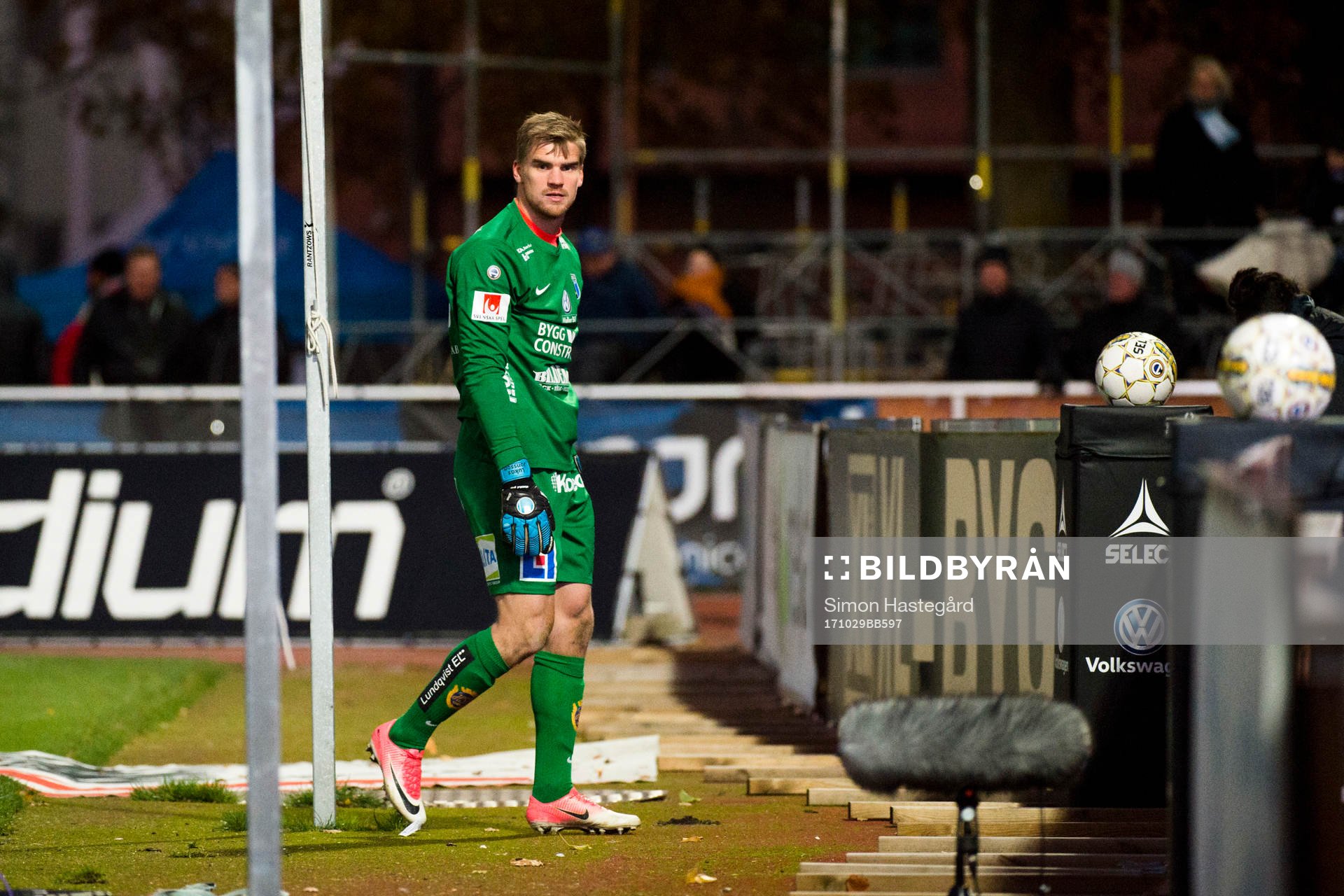 Sirius målvakt Lukas Jonsson deppar