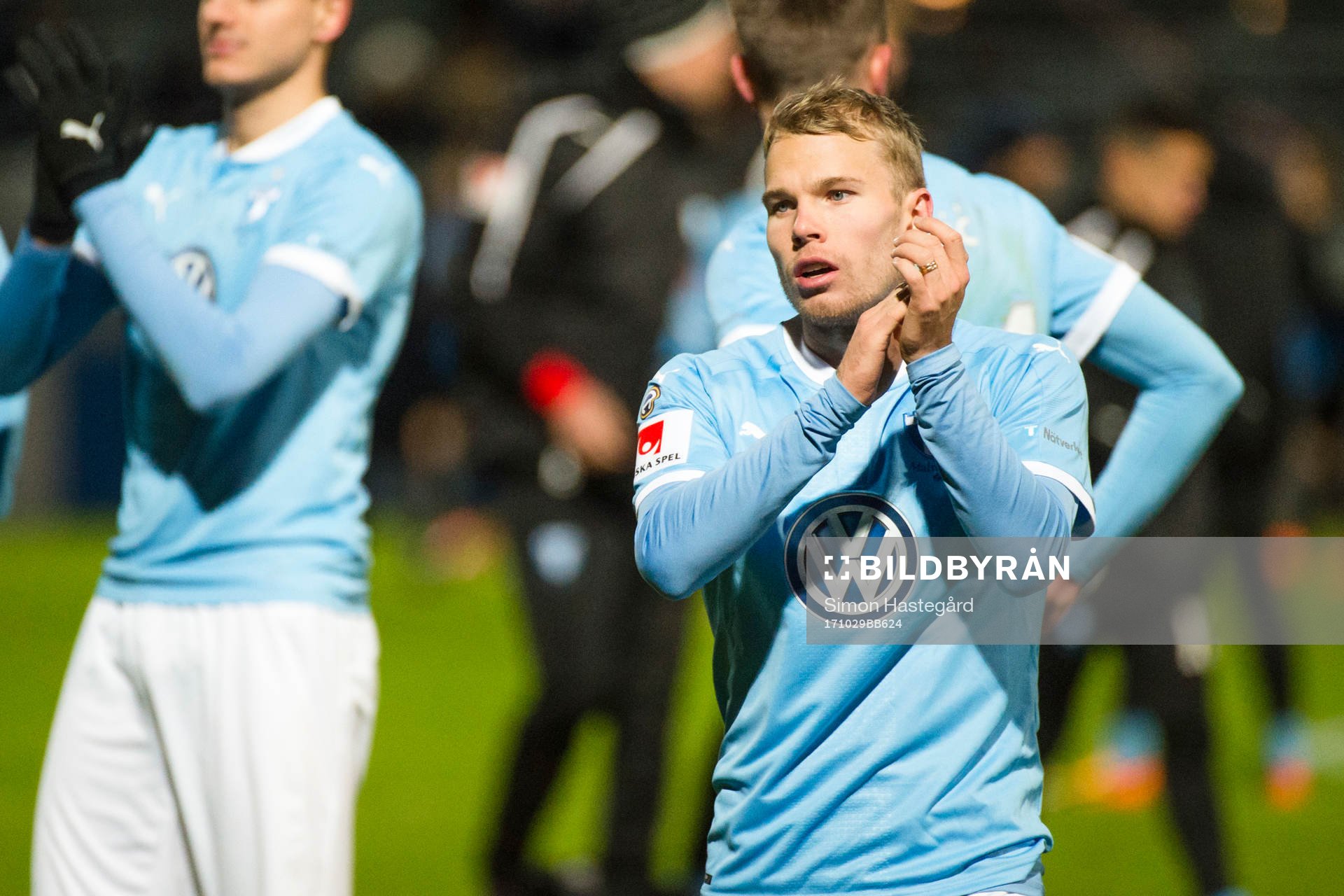 Malmö FFs Oscar Lewicki tackar publiken