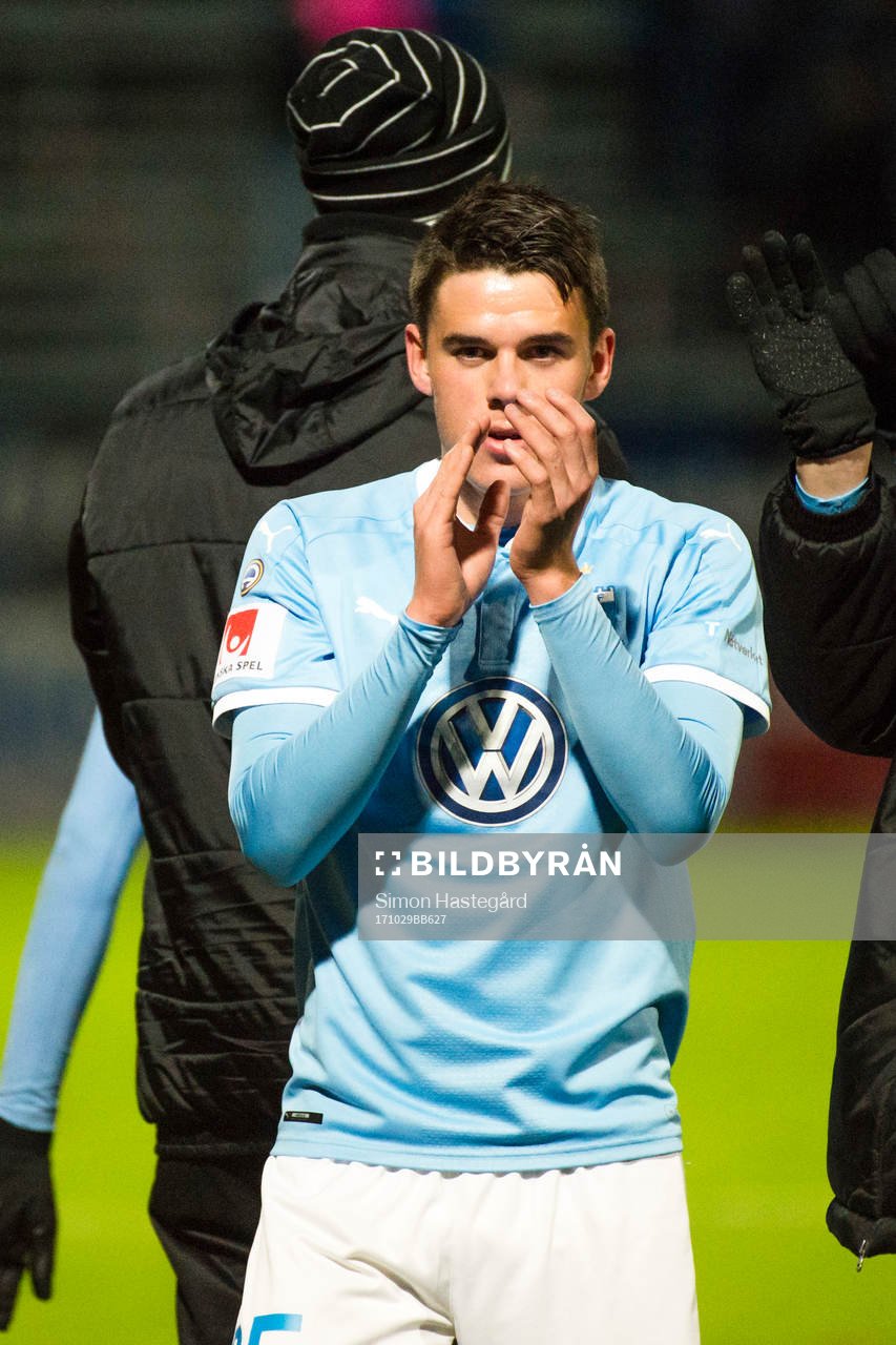 Malmö FFs Samuel Adrian  tackar publiken