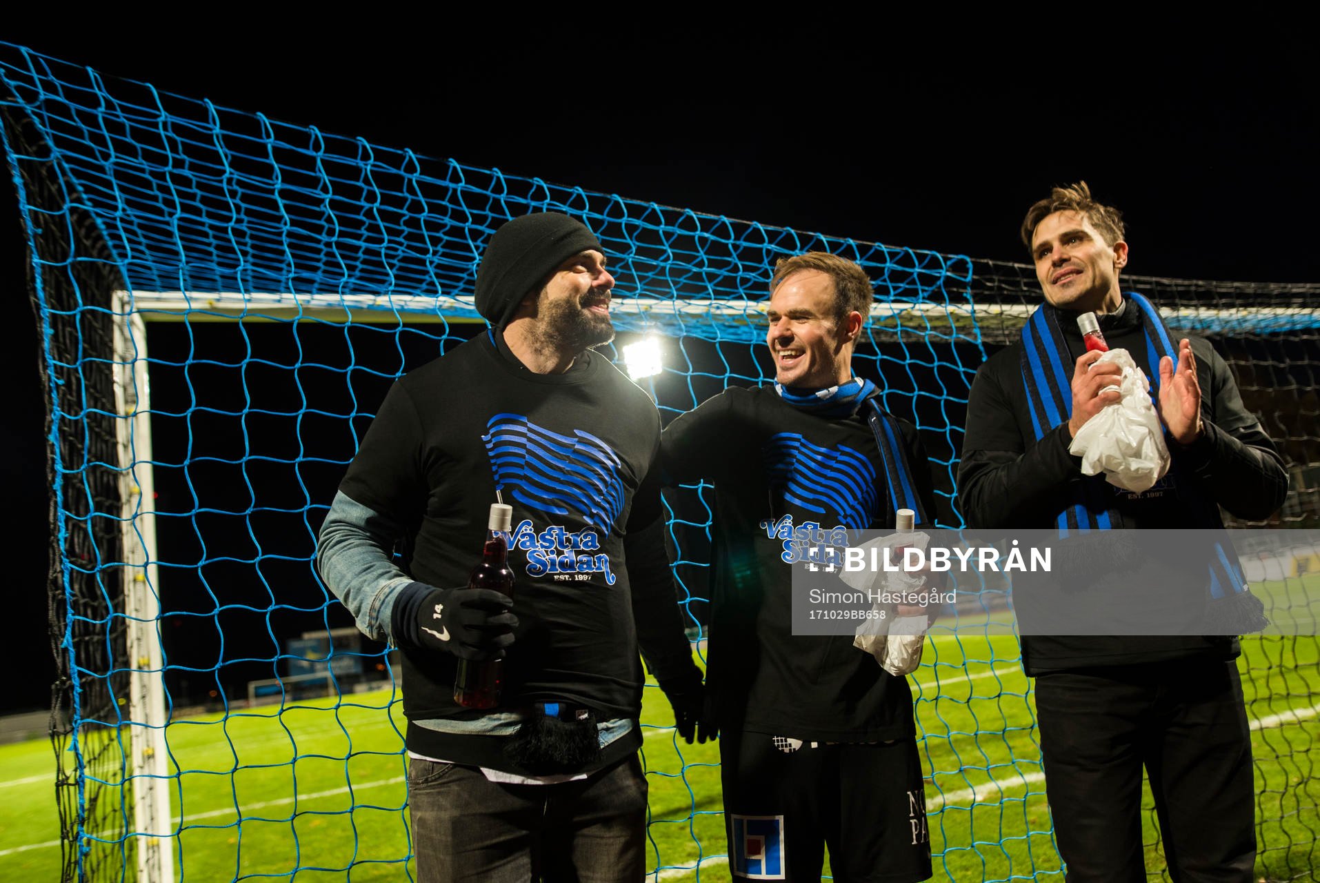 Sirius Niklas Busch Thor , Ante Björkebaum jublar efter sin sista hemmamatch på Studenternas IP efter fotbollsmatchen i Allsvenskan mellan Sirius och Malmö FF den 29 oktober 2017 i Uppsala.