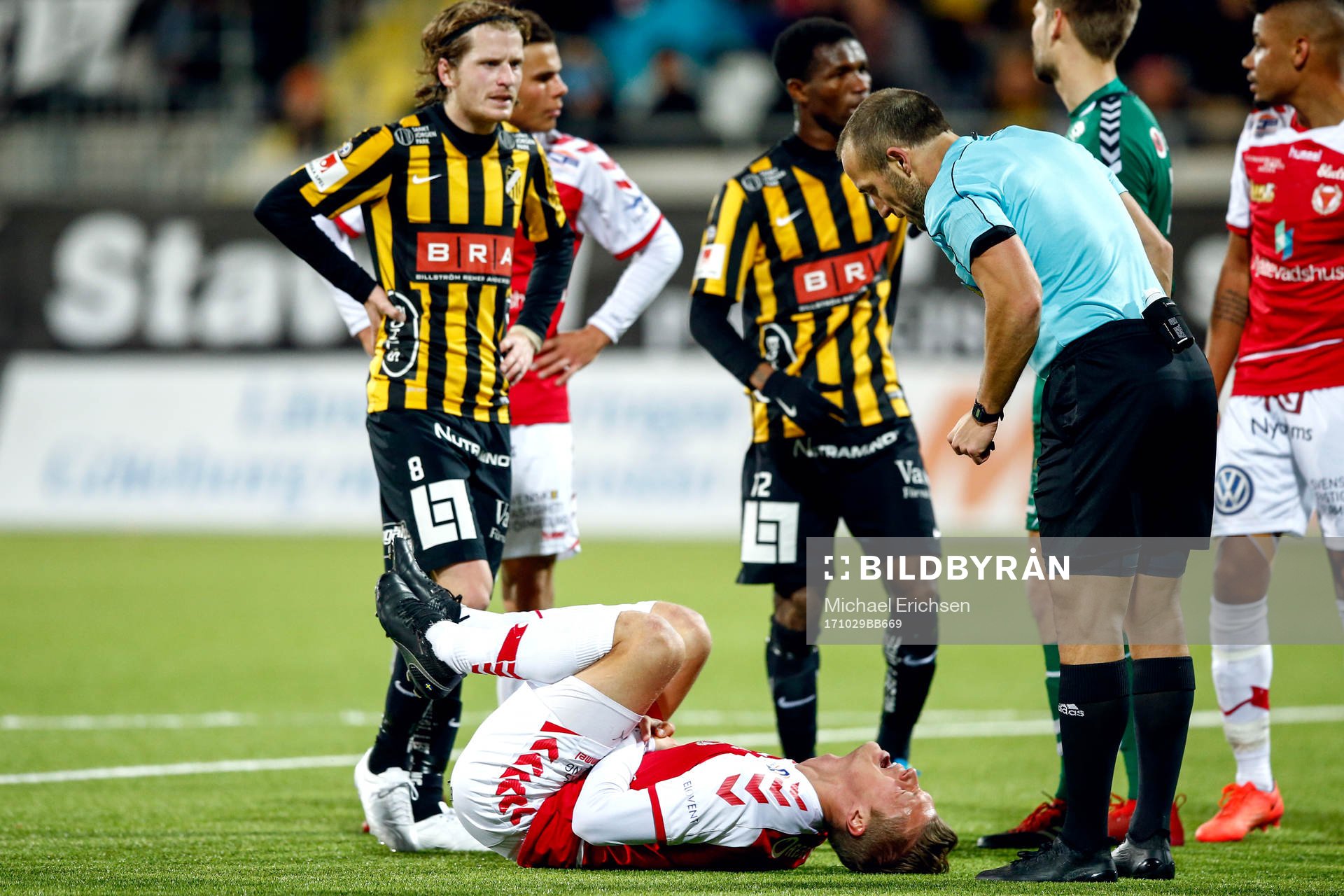 Kalmars Viktor Elm ligger