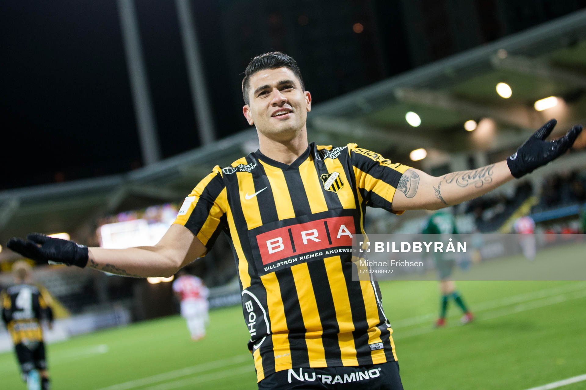 Häckens Paulinho jublar
