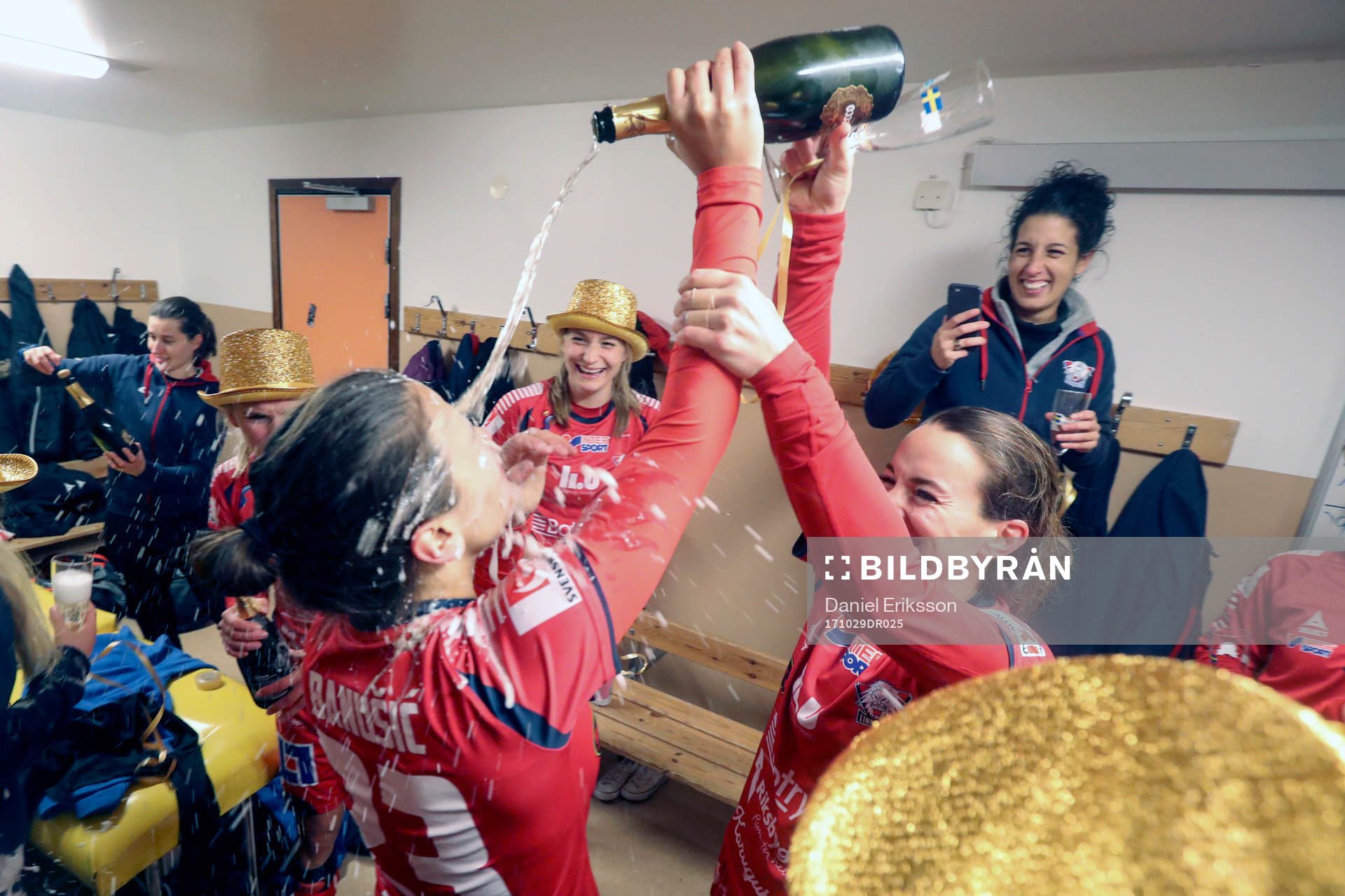 Linköpings Marija Banusic och Kosovare Asllani  jublar