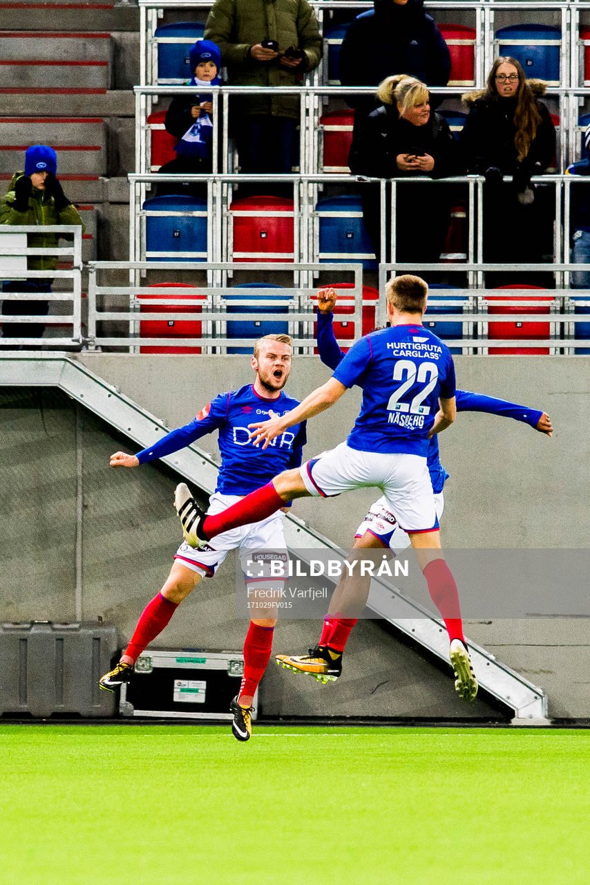 Herman Sørby Stengel celebrates with his teammates after scoring 1- 0 during the Eliteserien match between Vålerenga and Molde on October 29, 2017 in Oslo