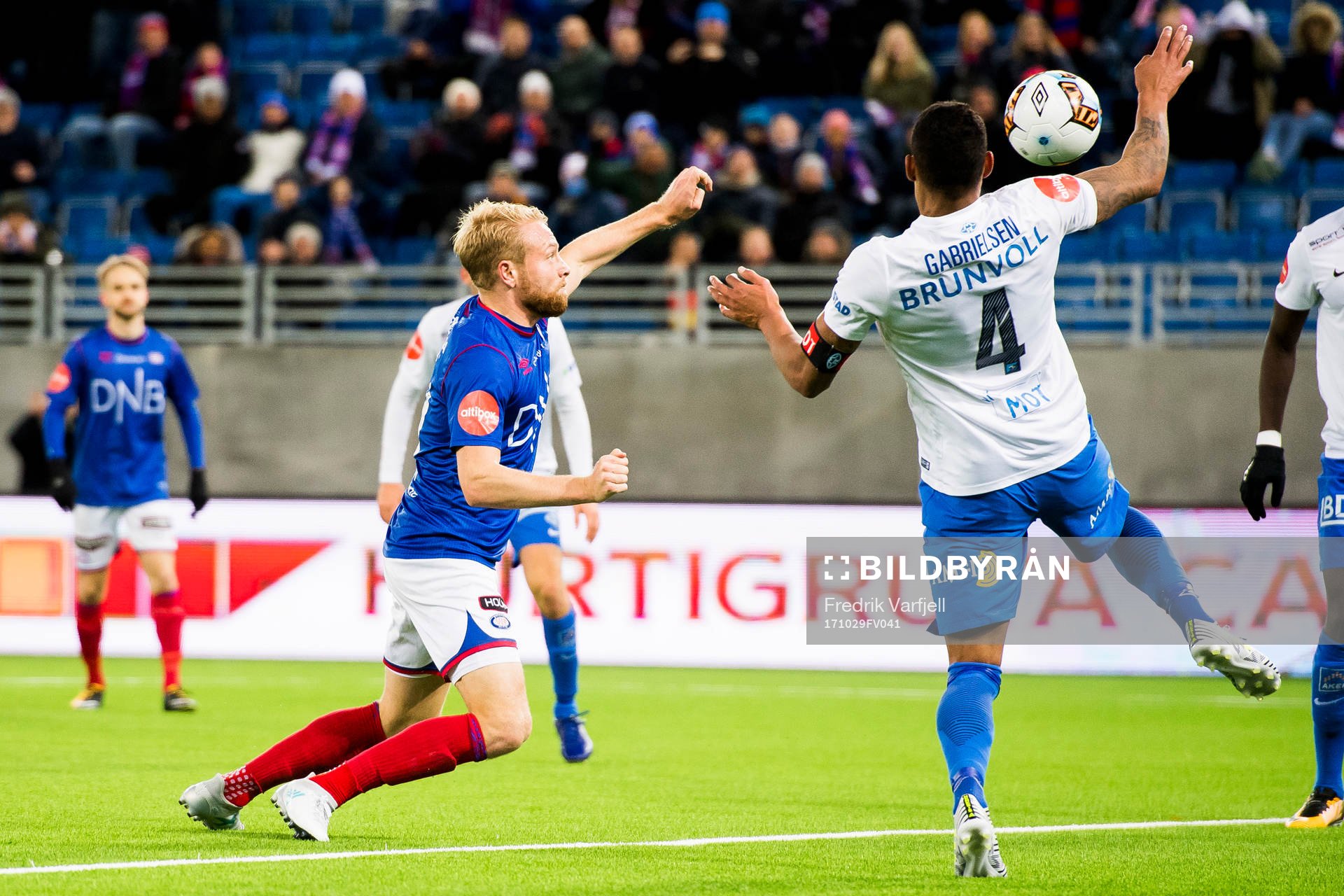 Henrik Kjelsrud Johansen of Vålerenga and Ruben Gabrielsen