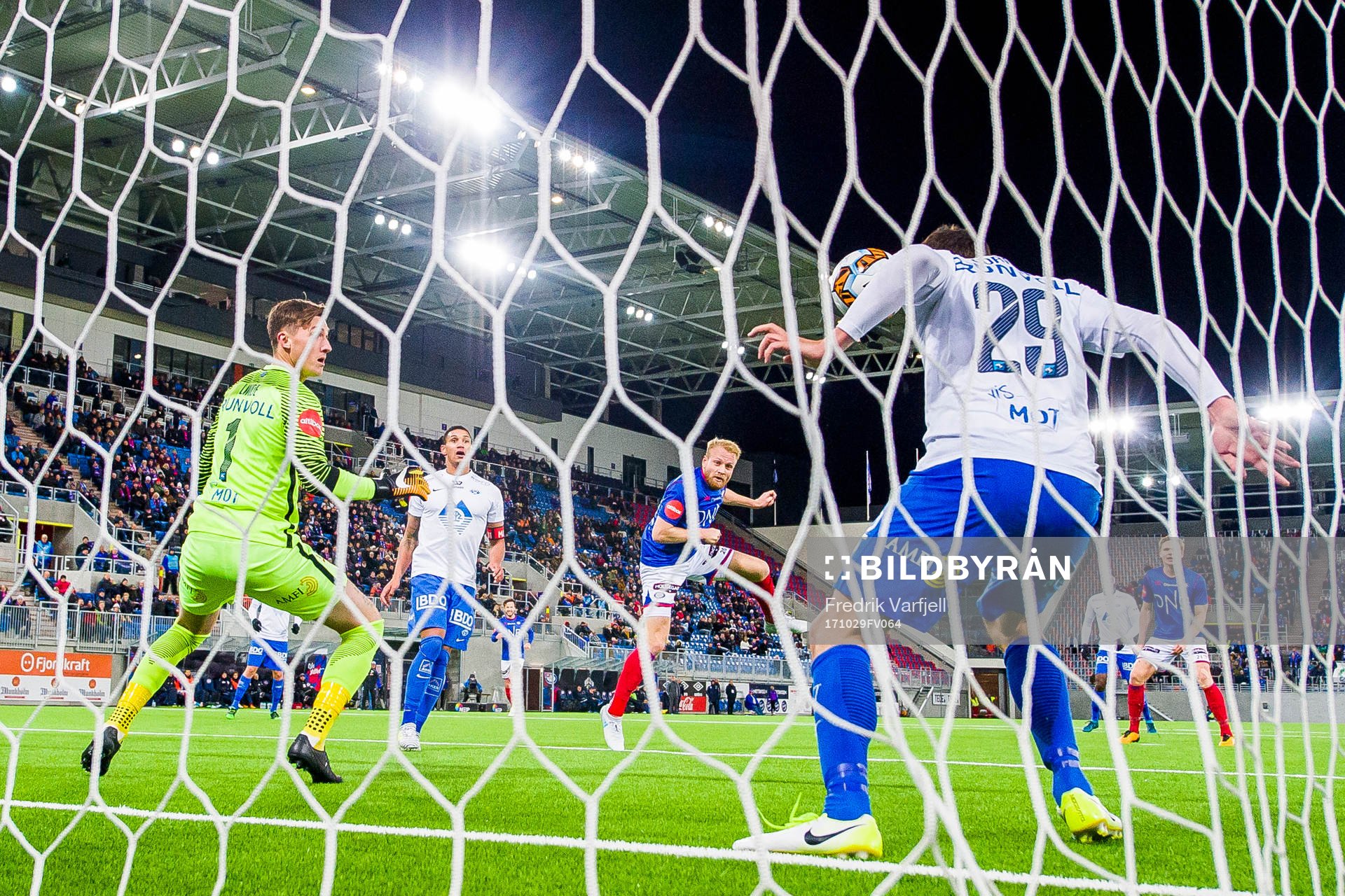 Goalkeeper Andreas Christopher Linde, Ruben Gabrielsen of