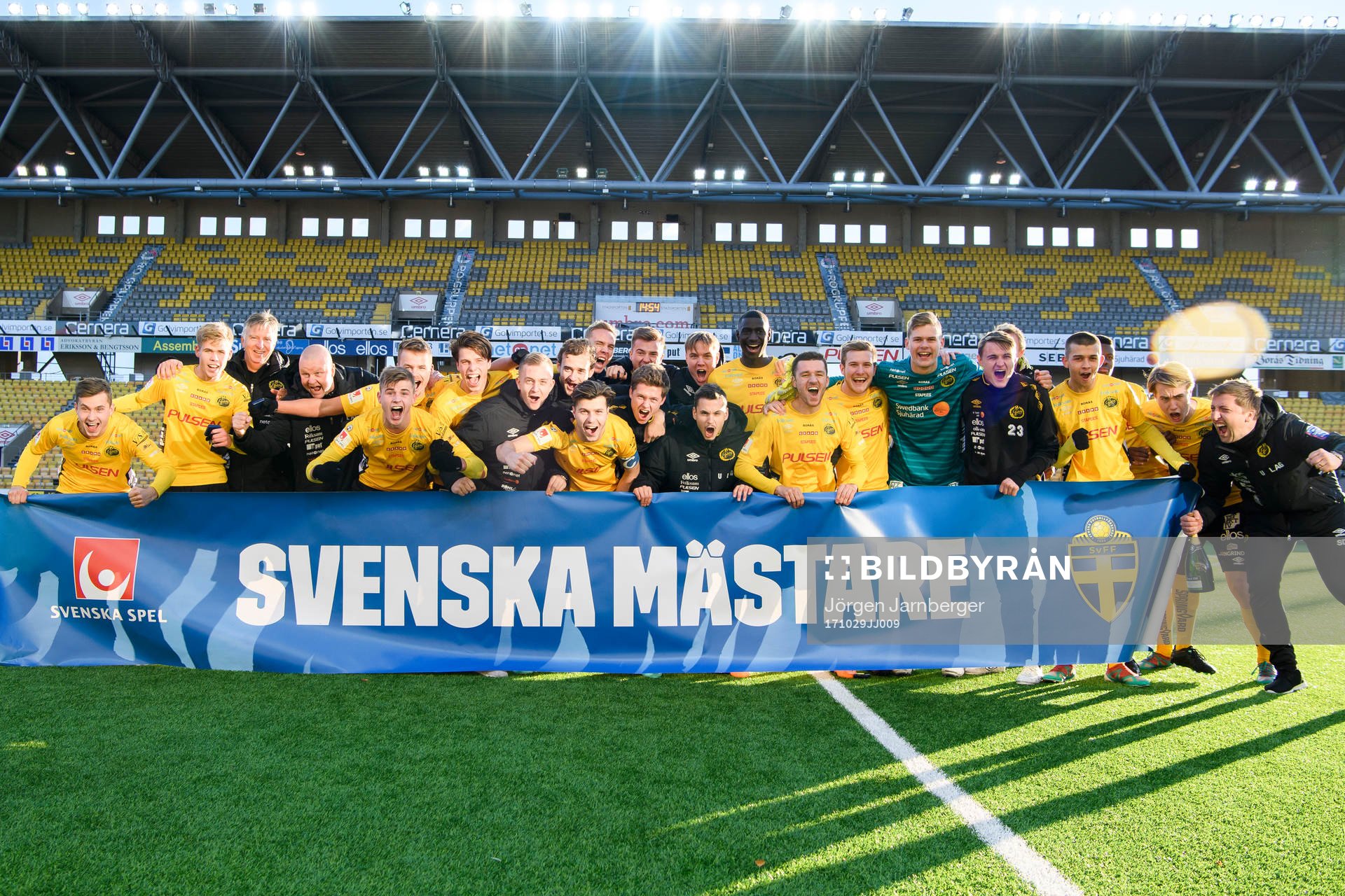 Elfsborgs spelare jublar då man blivit svenska mästare