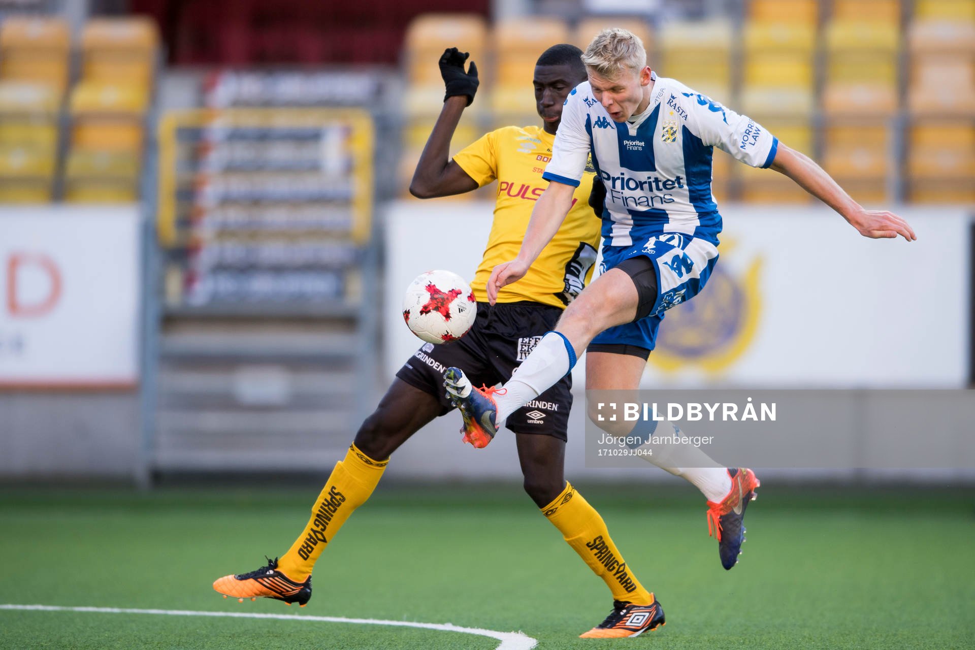 IFK Göteborgs Theodor Cousinne och Elfsborgs Marokhy Ndione