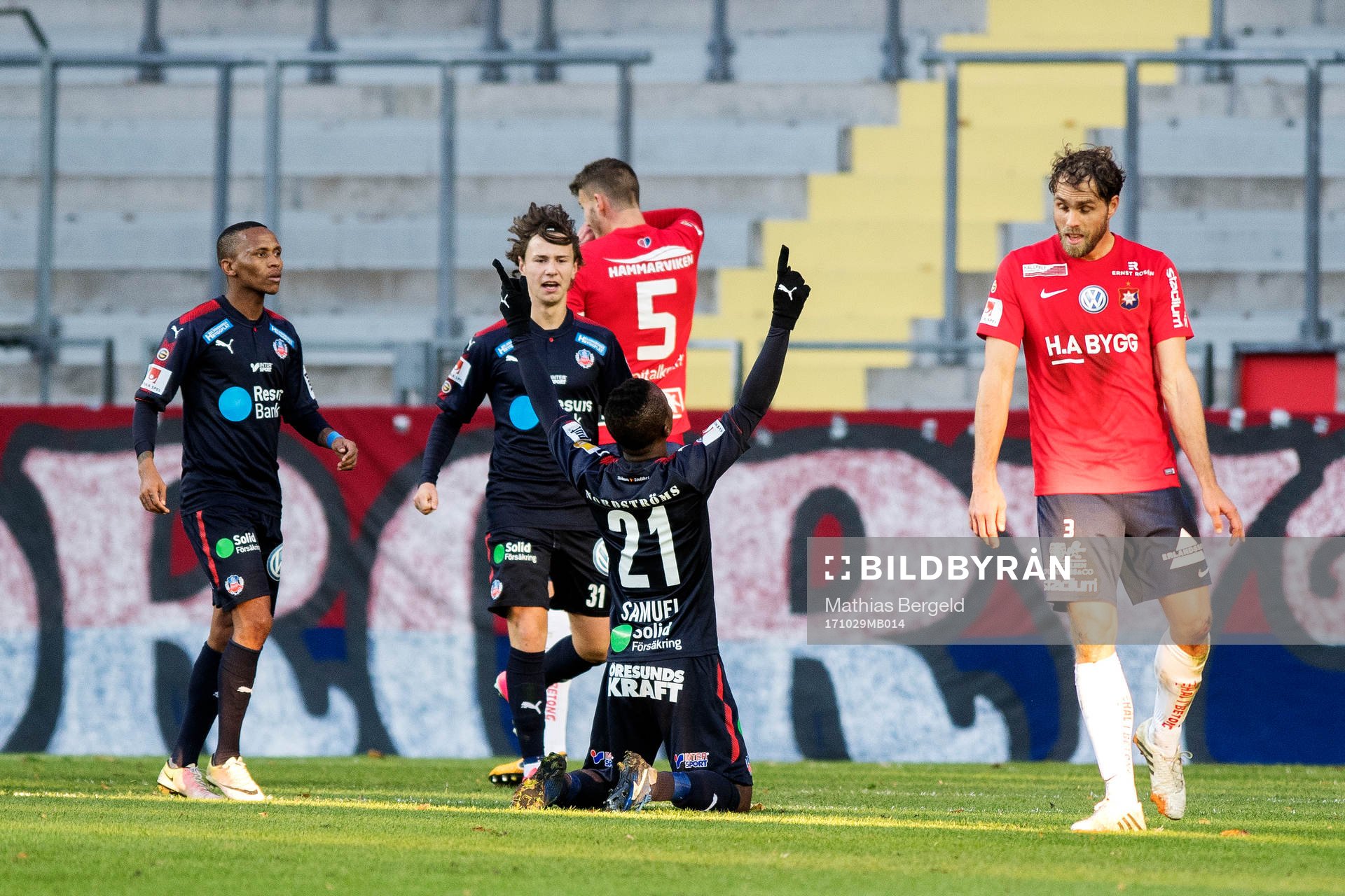 Helsingborgs Alex Timossi Andersson jublar med målskytten
