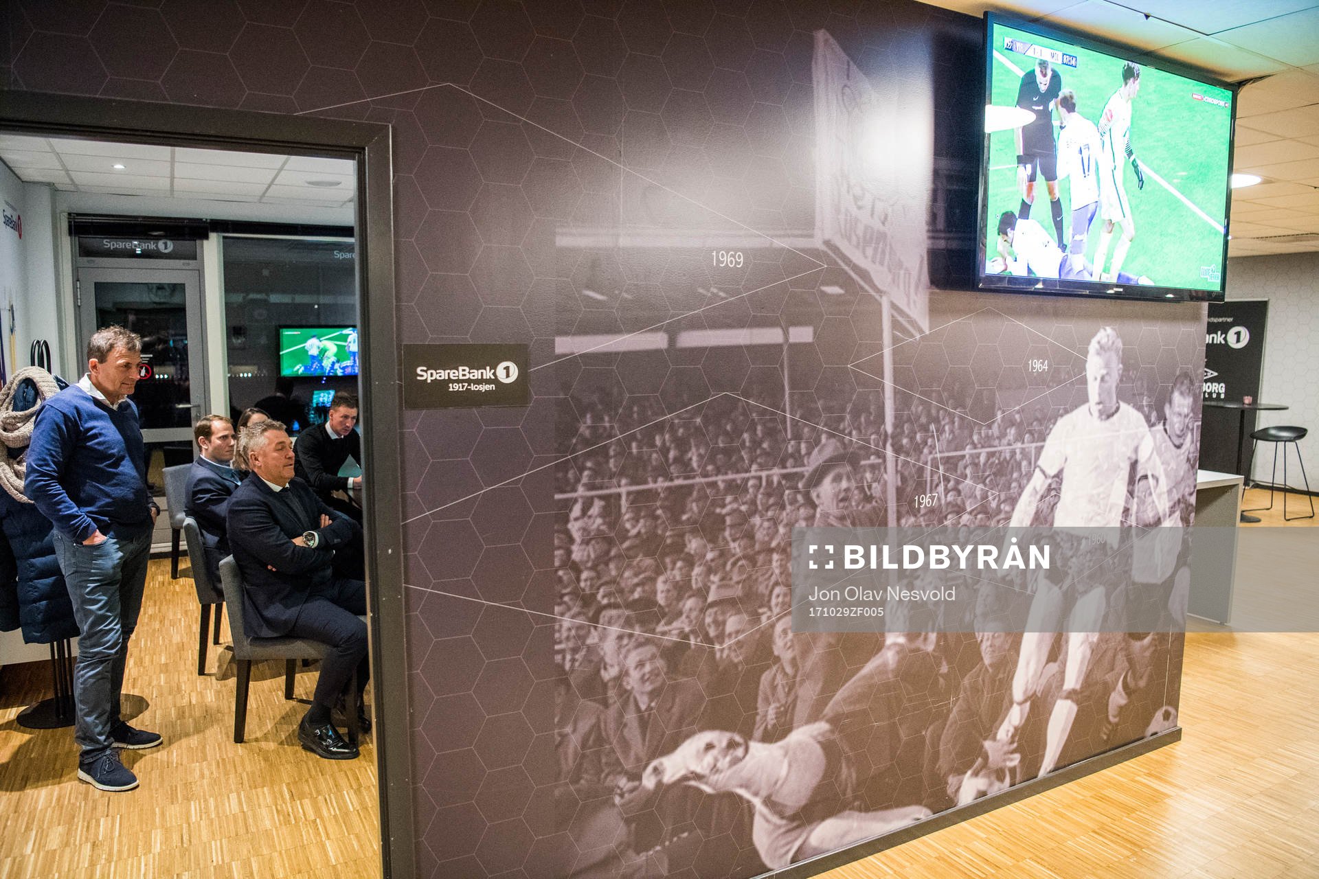 Kåre Ingebrigtsen, head coach of Rosenborg, watches the match Vålerenga - Molde on television after the Eliteserien match between Rosenborg and Stabæk on October 29, 2017 in Trondheim.