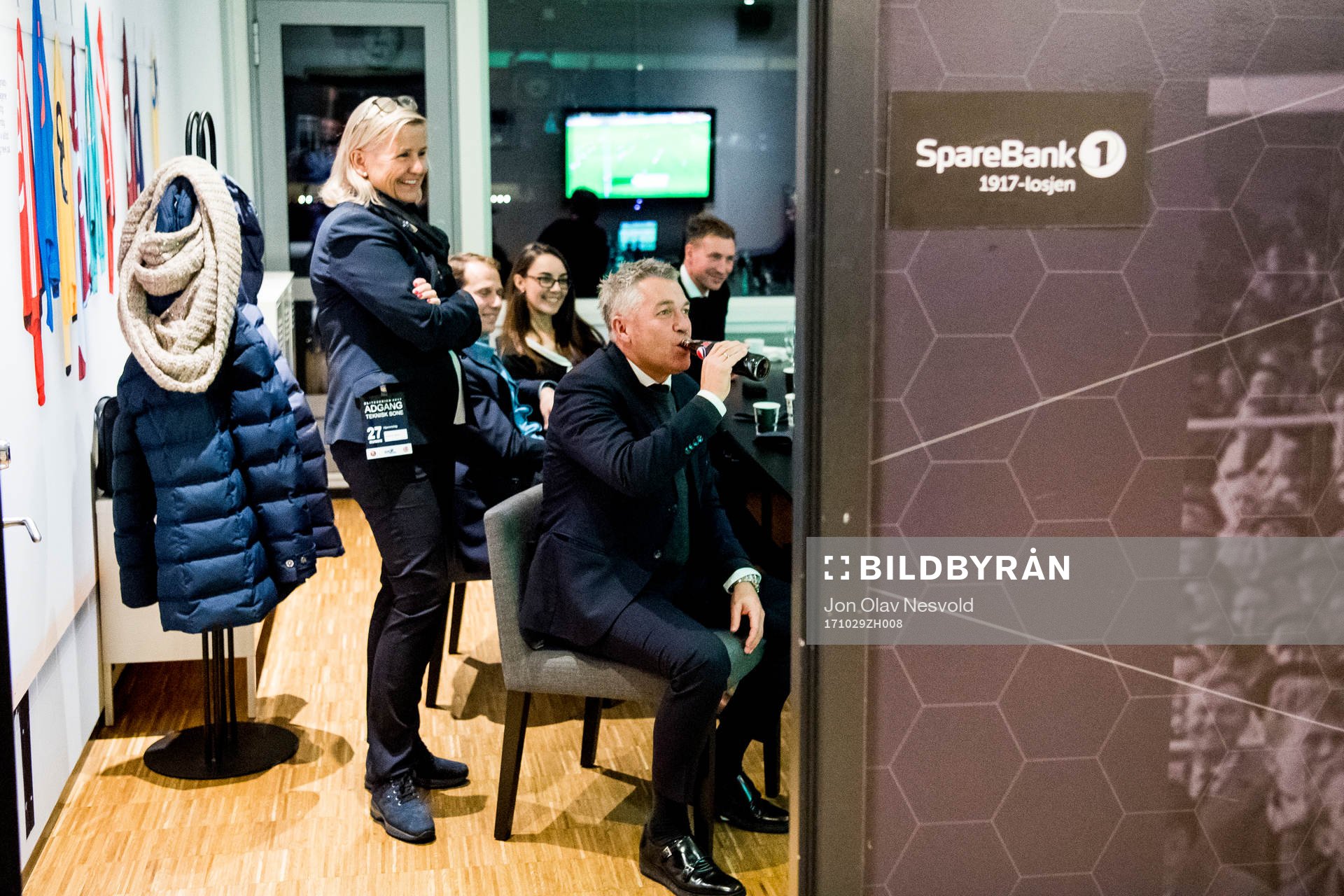 Kåre Ingebrigtsen, head coach of Rosenborg, watches the match Vålerenga - Molde on television after the Eliteserien match between Rosenborg and Stabæk on October 29, 2017 in Trondheim.