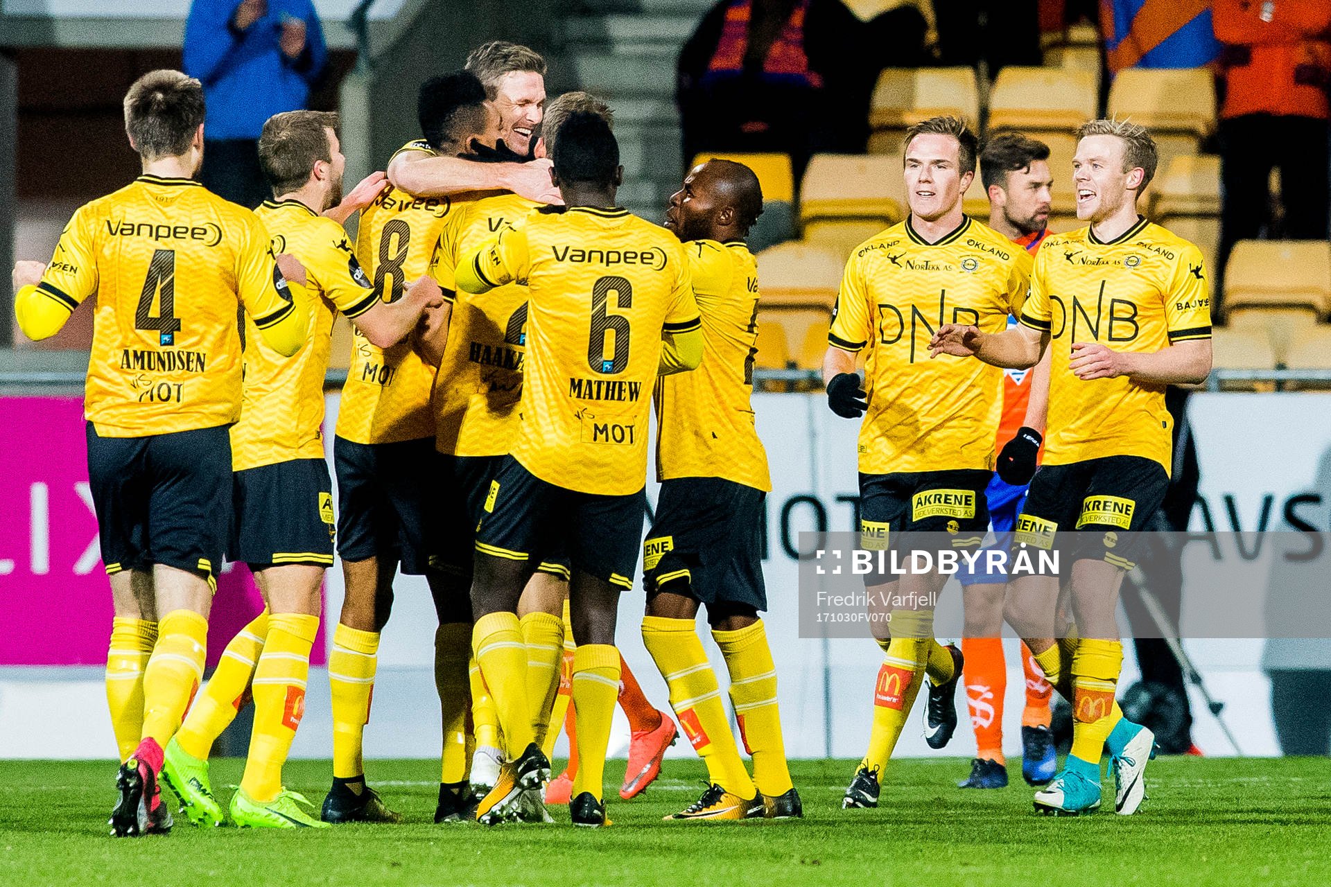 Frode Kippe of Lillestrøm celebrates