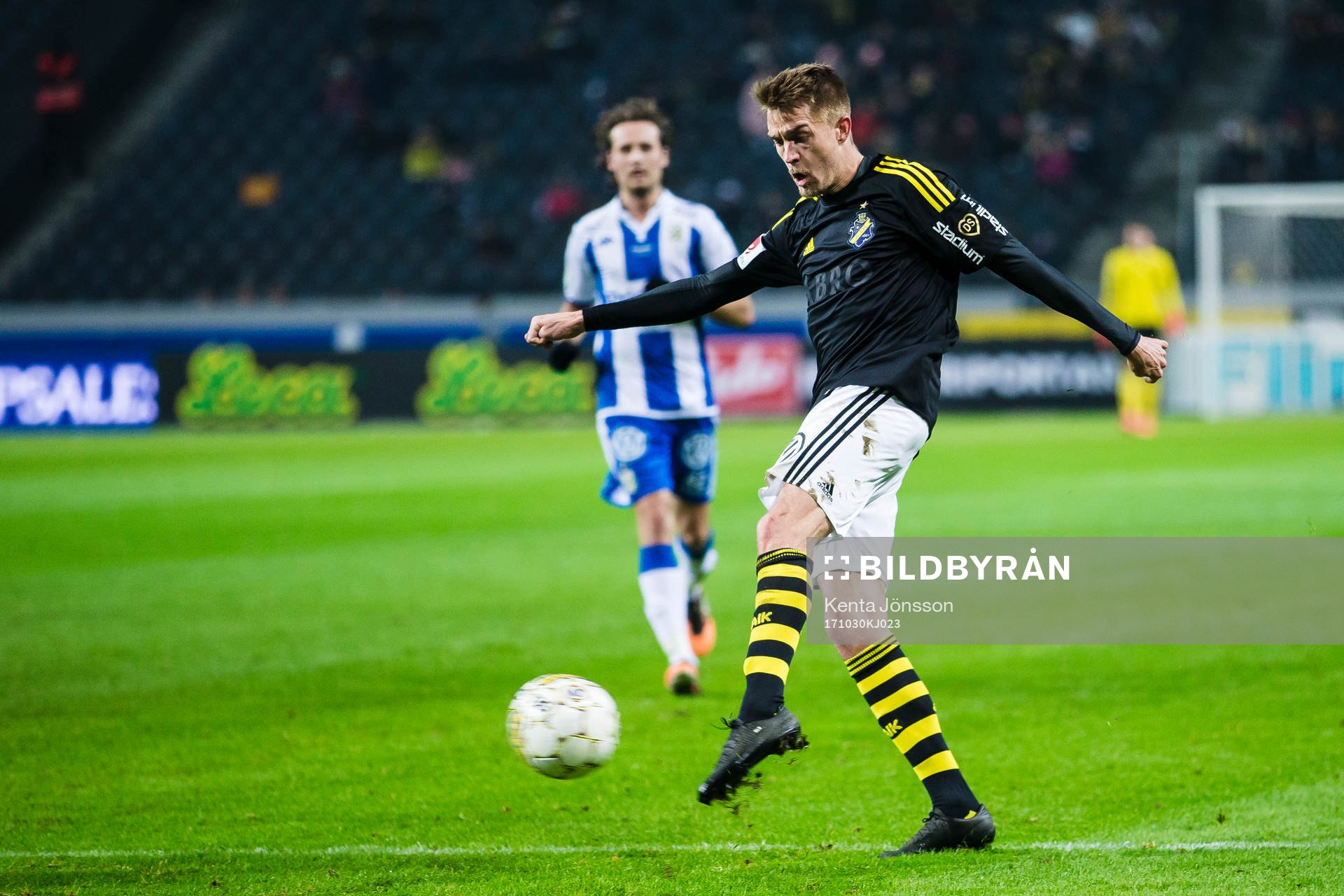 s Rasmus Lindkvist gör 2-0 med ett skott