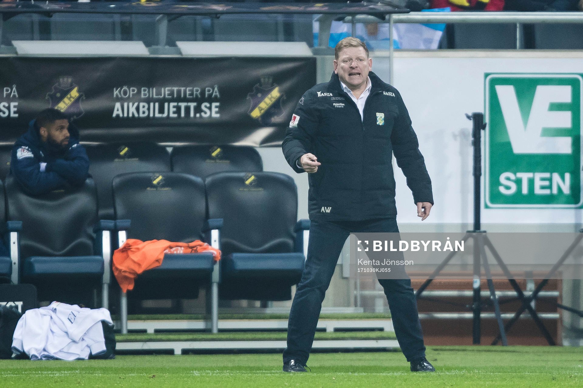 IFK Göteborgs tränare Alf Westerberg reagerar