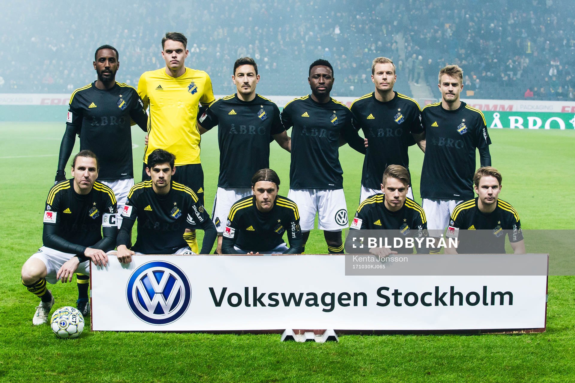 s startelva med Henok Goitom , målvakt Oscar Linnér ,