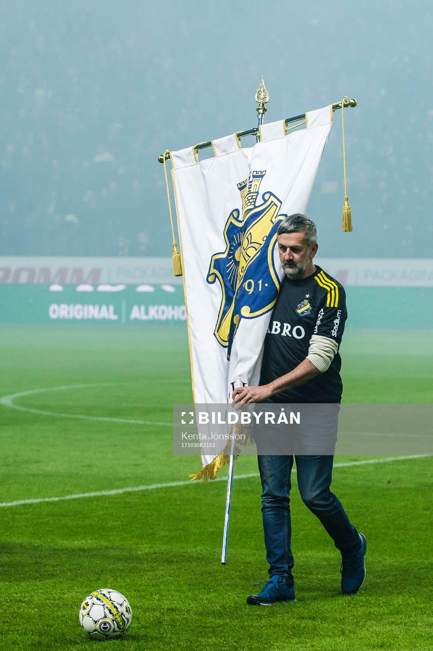 s Nebojsa Novakovic innan fotbollsmatchen i Allsvenskan
