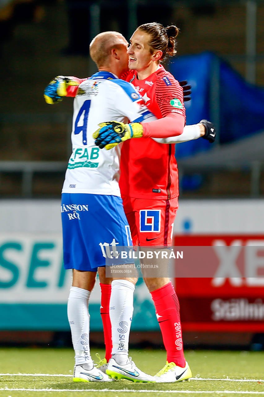 Norrköpings Andreas Johansson och målvakt David Mitov