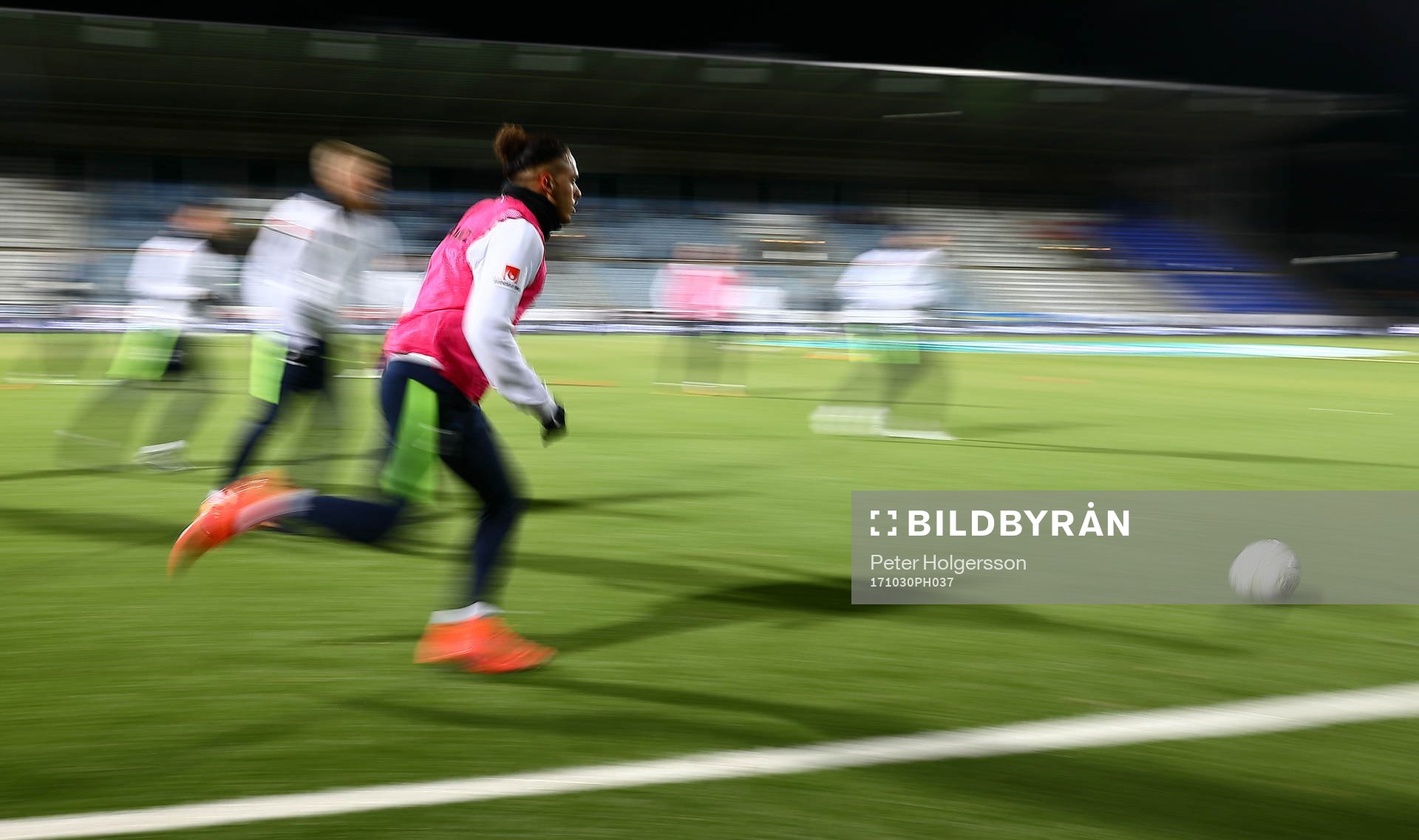 Norrköpings Alexander Jakobsen värmer upp