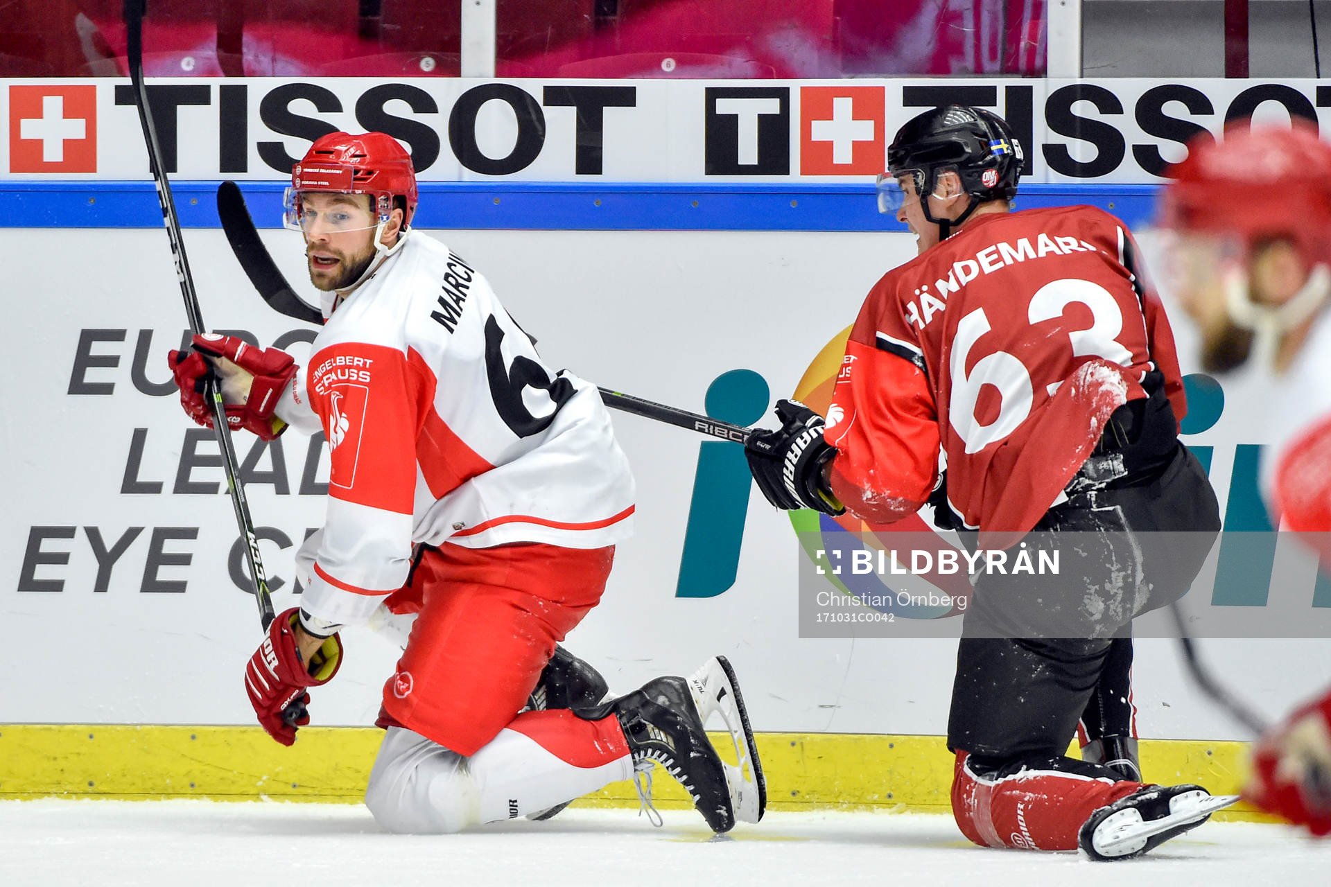 Tomas Marcinko of Ocelari Trinec and Fredrik Händemark of