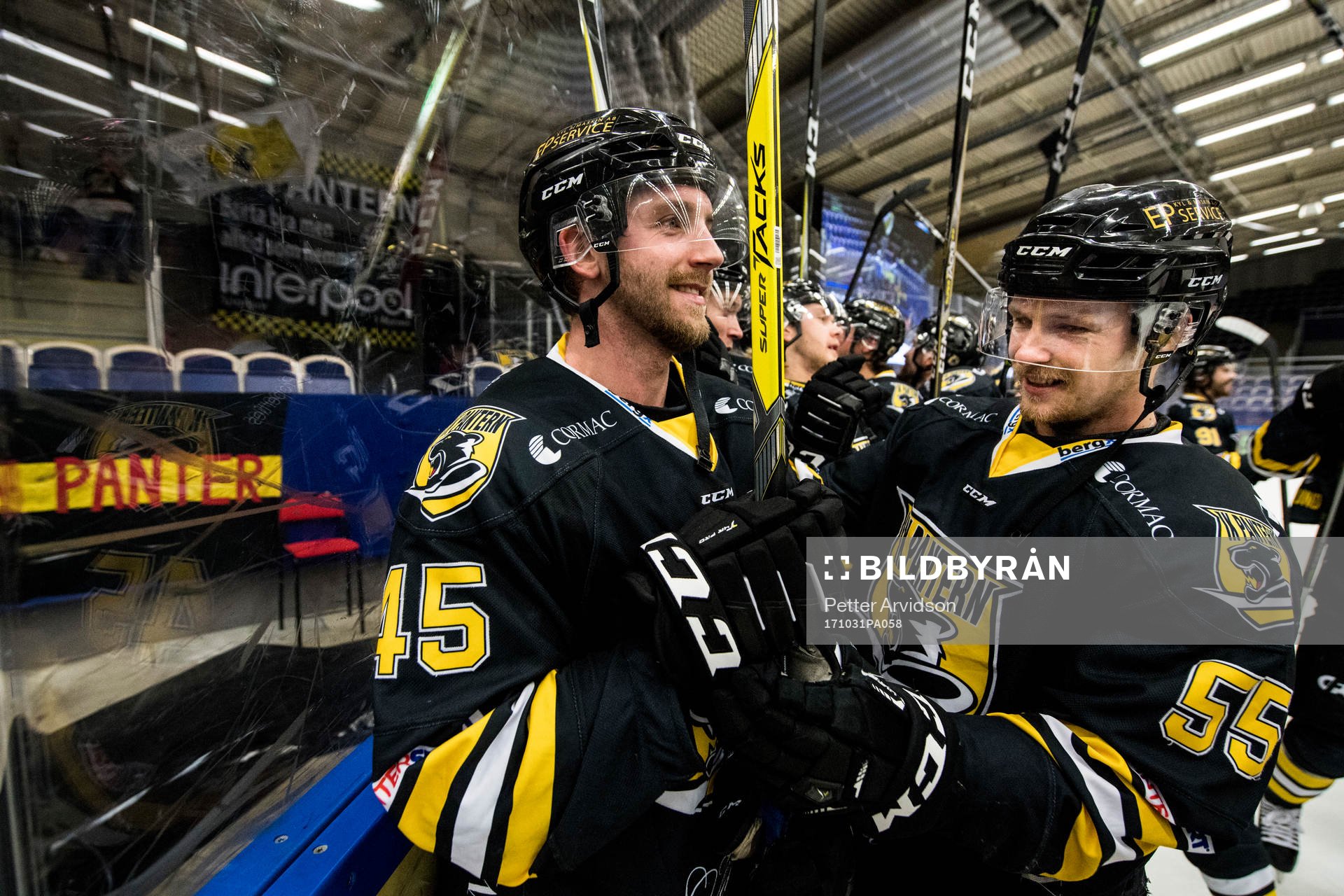 Panterns Sebastian Dyk och Nicklas Jadeland jublar