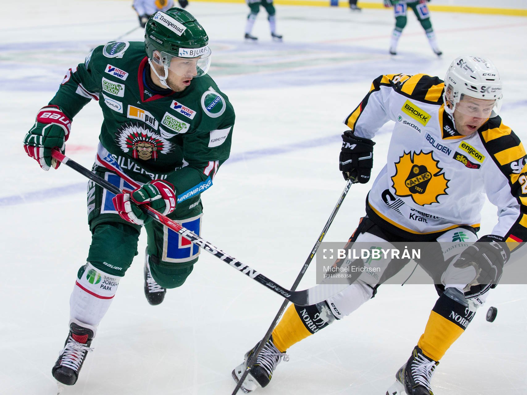 Frölundas Matt Donovan och Skellefteås Mark Katic