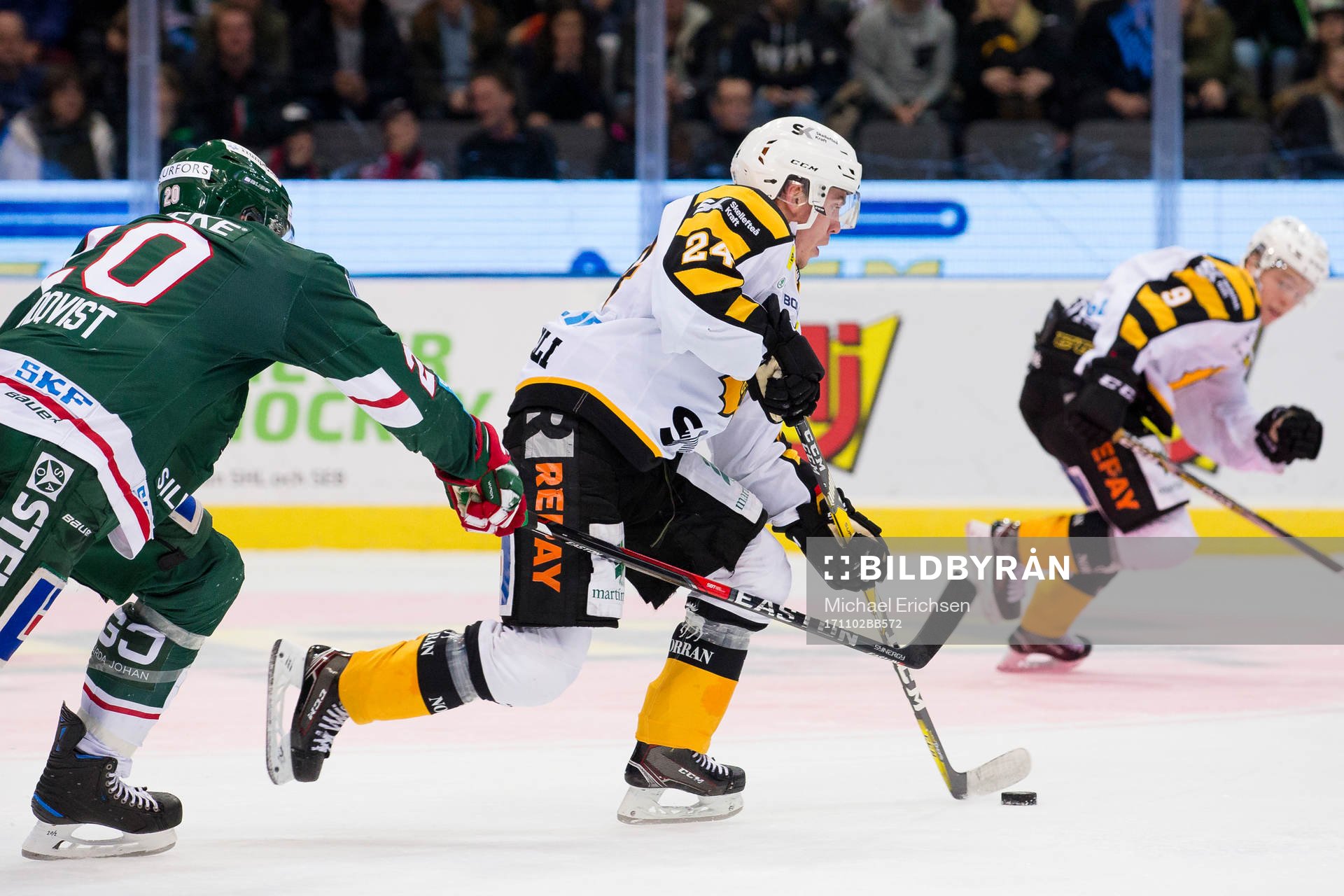 Skellefteås Andreas Wingerli före Frölundas Joel