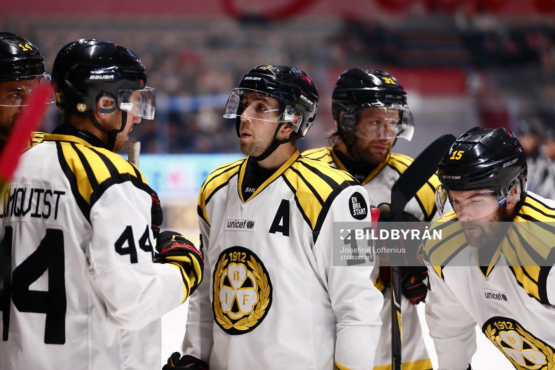 Brynäs Ryan Gunderson pratar med Jacob Blomqvist