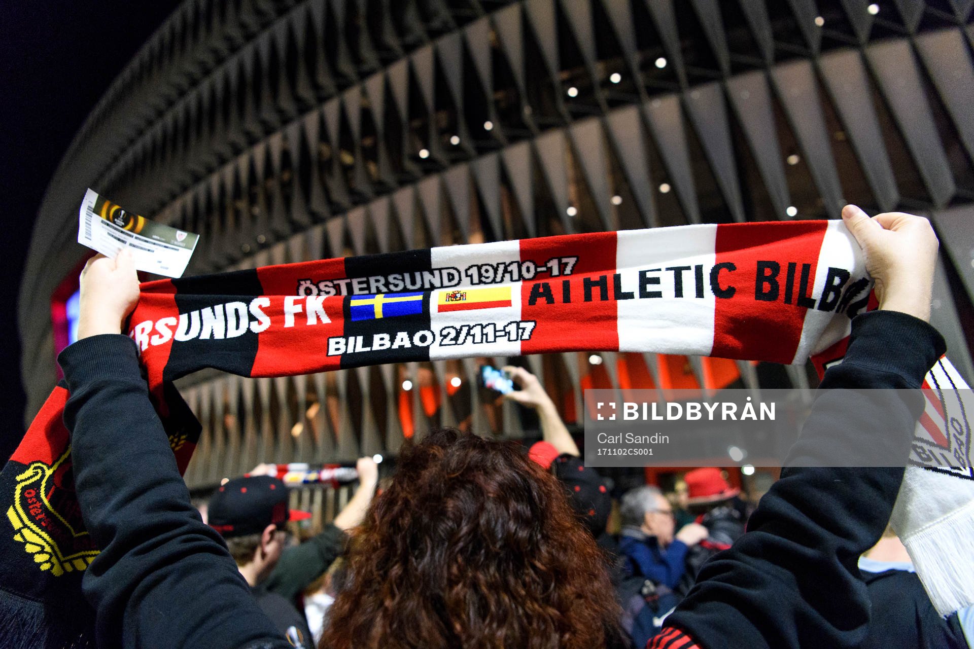 Östersundssupportrar utanför arenan innan fotbollsmatchen