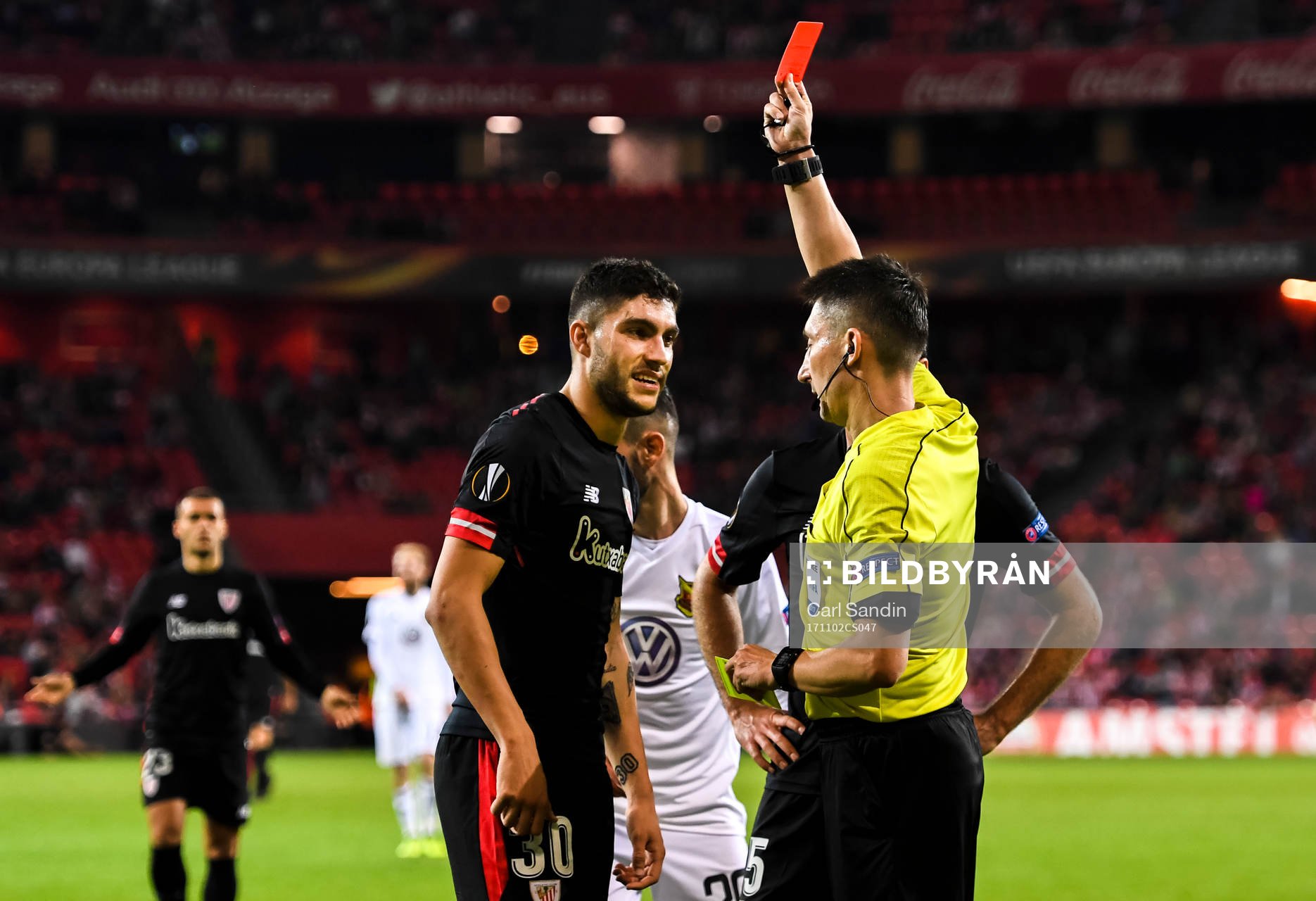 Athletic Bilbaos Unai Nunez får rött kort