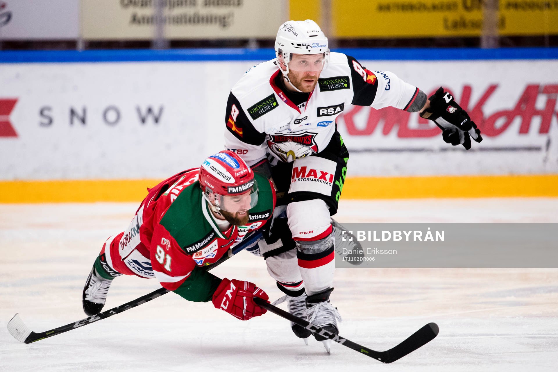 Malmö Redhawks Frederik Storm  och Moras Jacob Lagacé