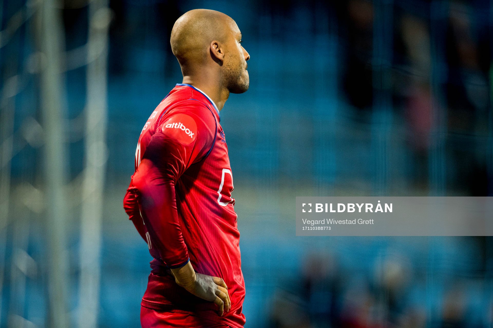 Goalkeeper Adam Larsen Kwarasey of Vålerenga looks dejected