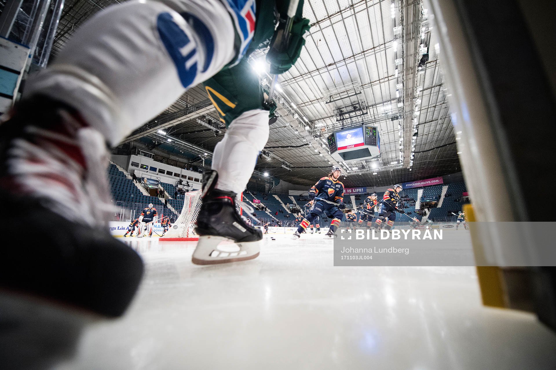 Djurgårdens spelare värme upp på Hovet
