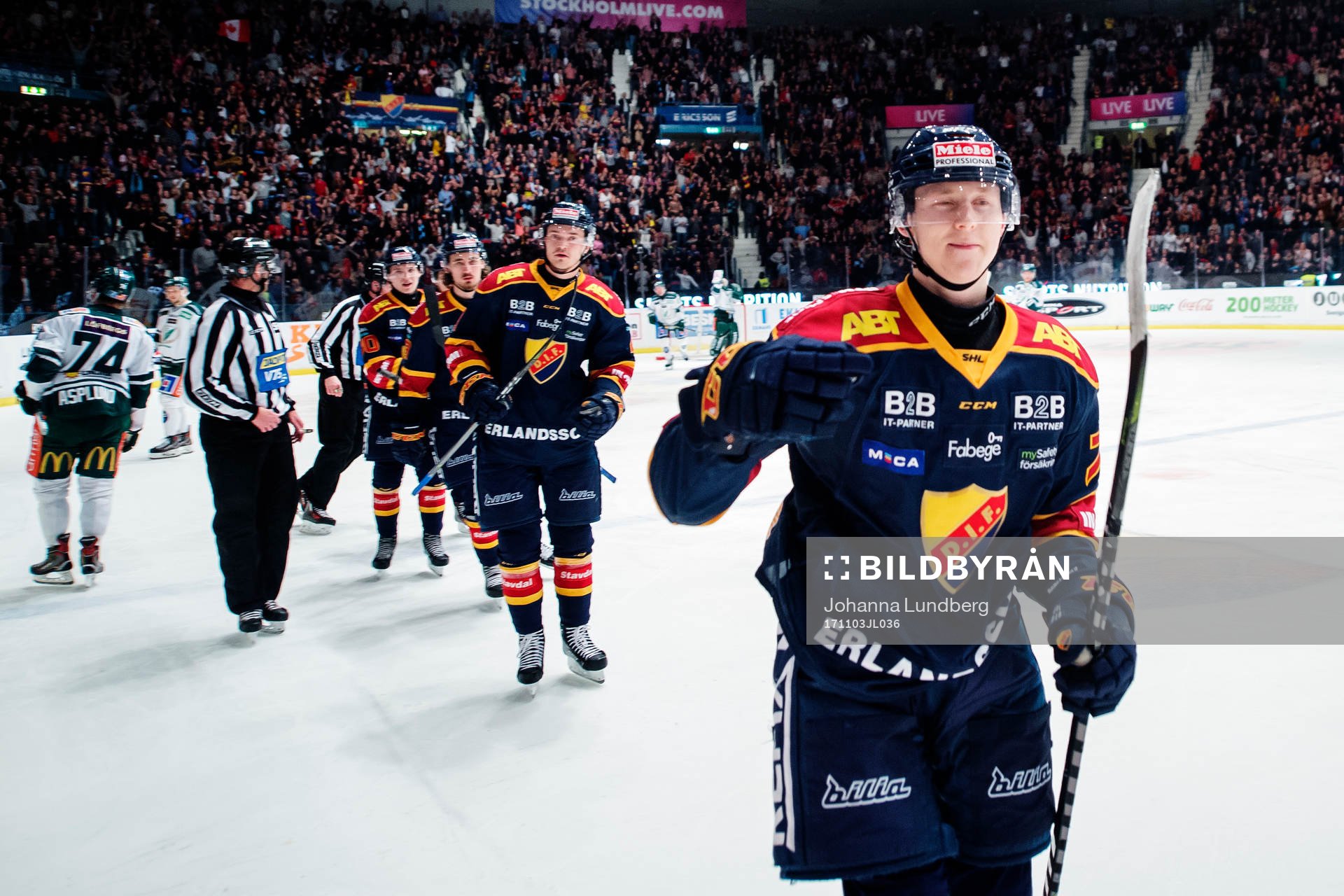 Djurgårdens Alexander Falk jublar