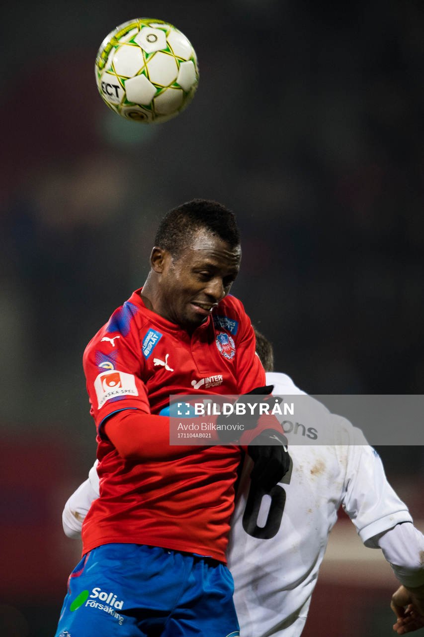 Helsingborgs Monday Samuel i nickduell mot Östers Dragan